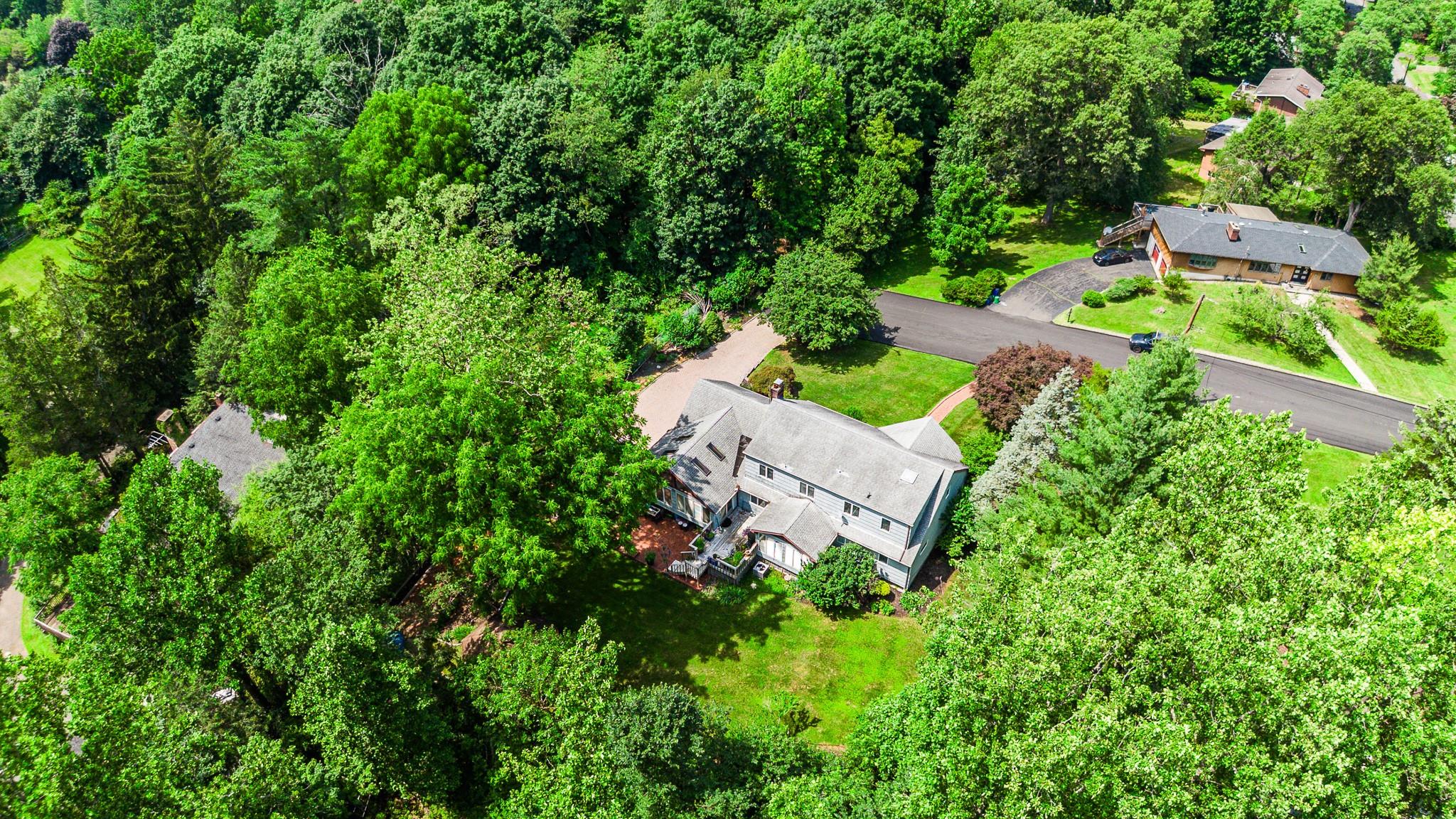 11 Hillside Court, Suffern, NY 10901