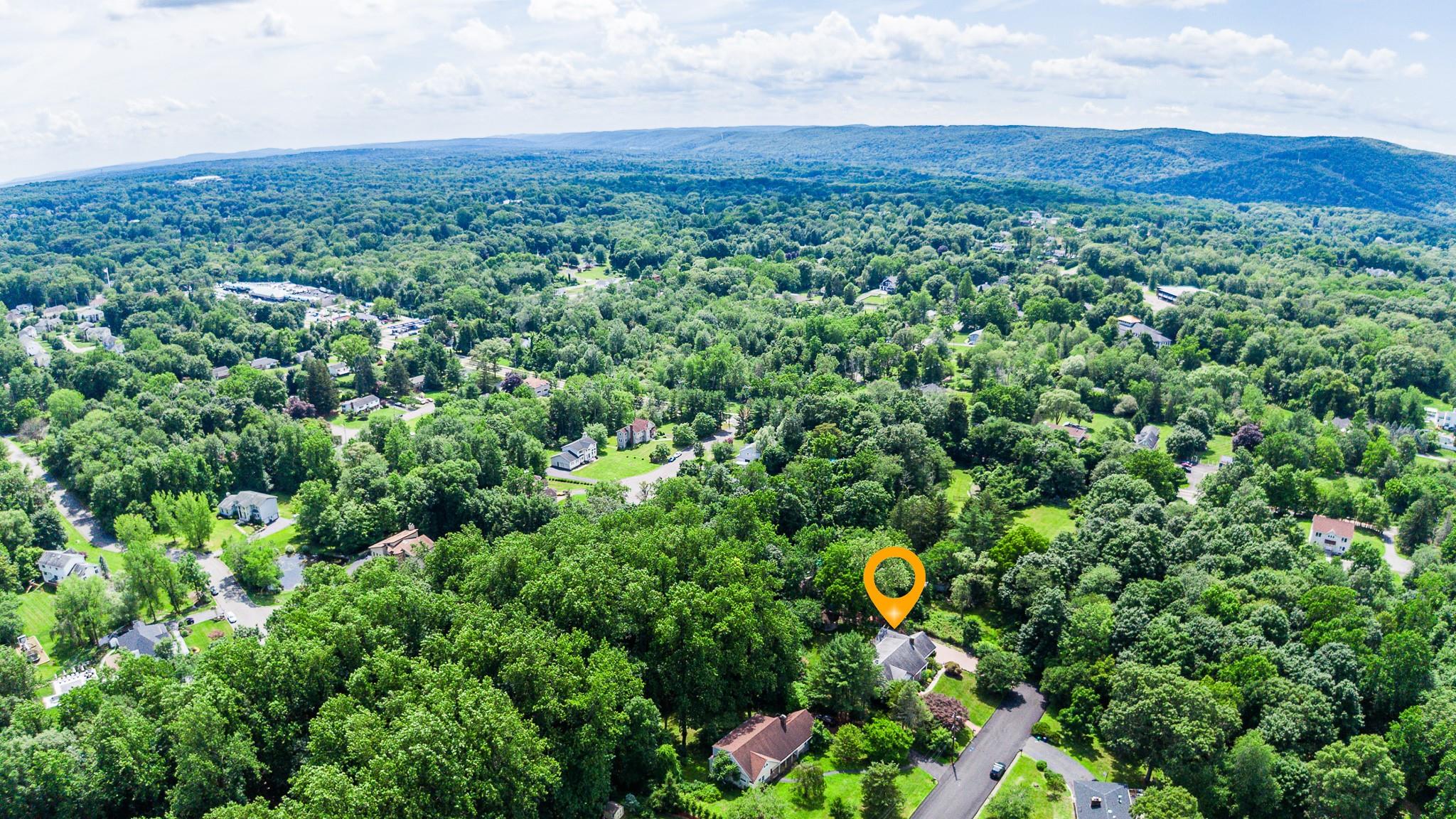 11 Hillside Court, Suffern, NY 10901