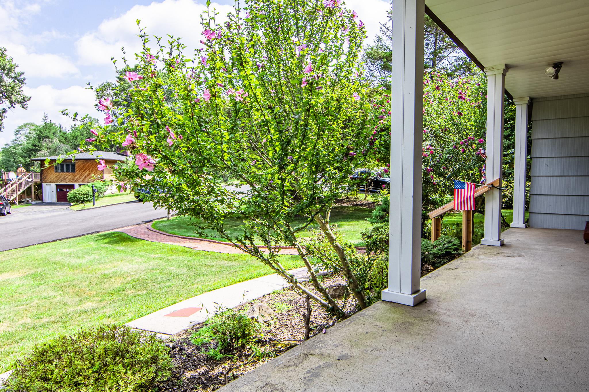 11 Hillside Court, Suffern, NY 10901