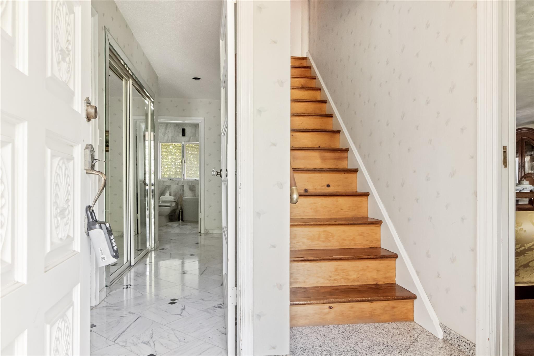 11 Hillside Court, Suffern, NY 10901