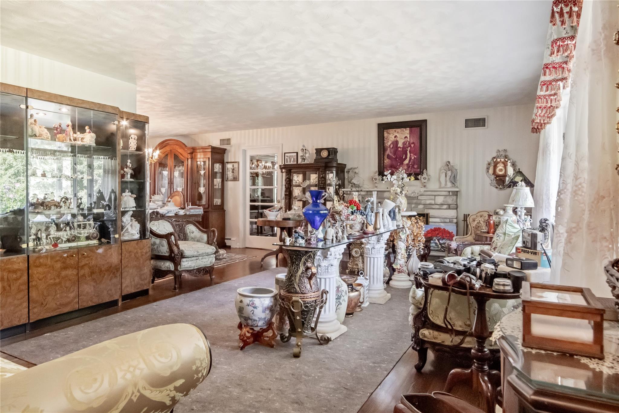 11 Hillside Court, Suffern, NY 10901