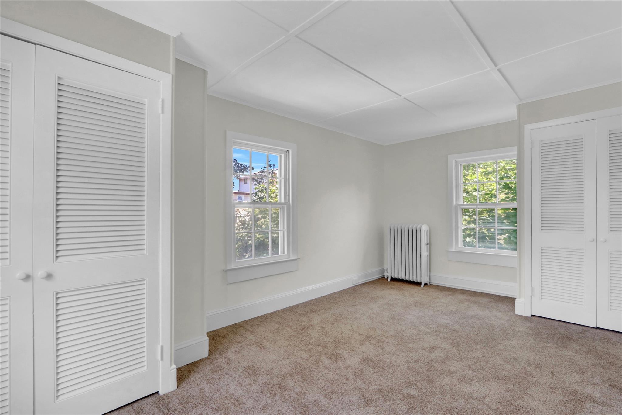 10 Valentine Street, Glen Cove, NY 11542