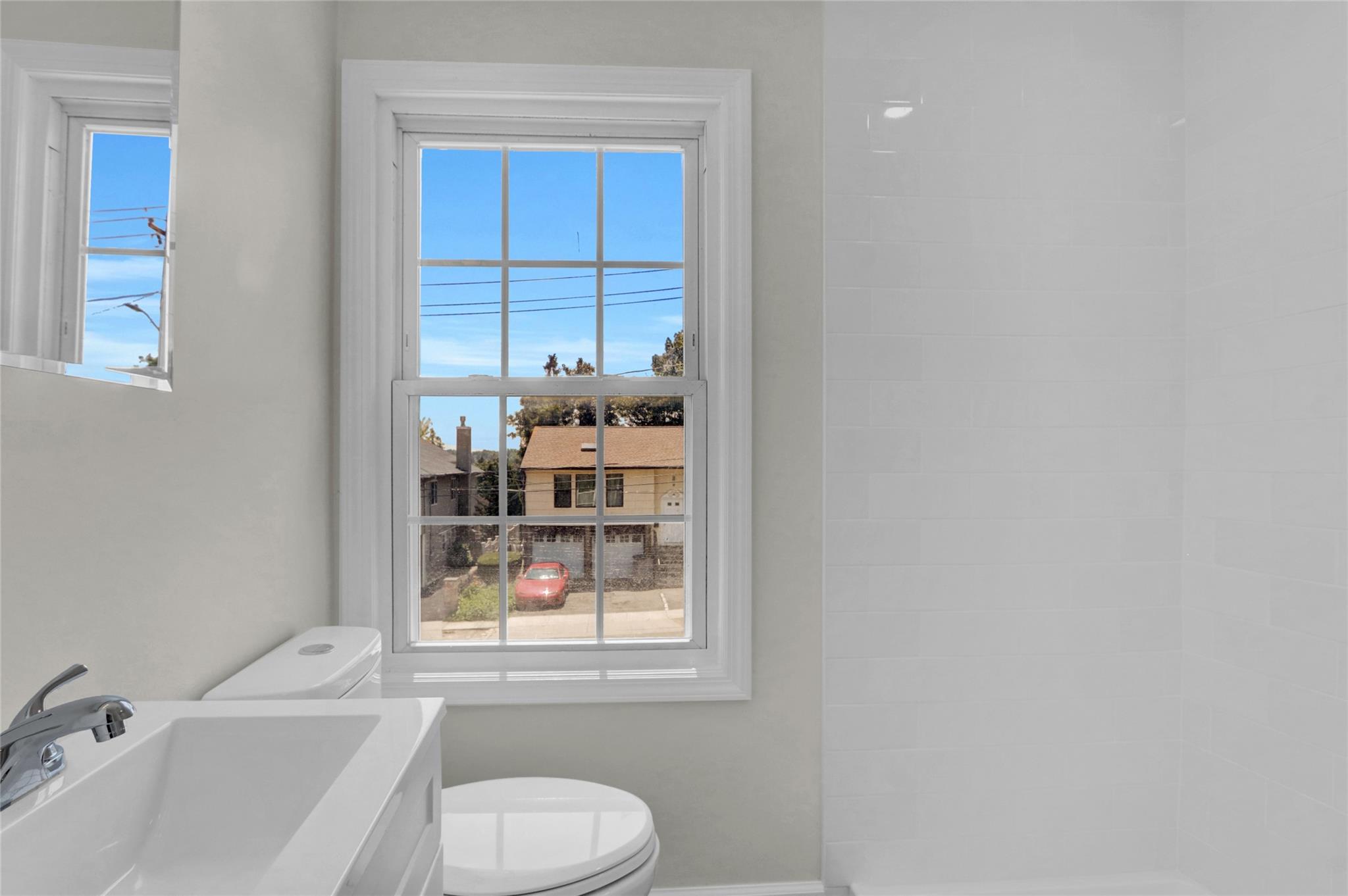 10 Valentine Street, Glen Cove, NY 11542