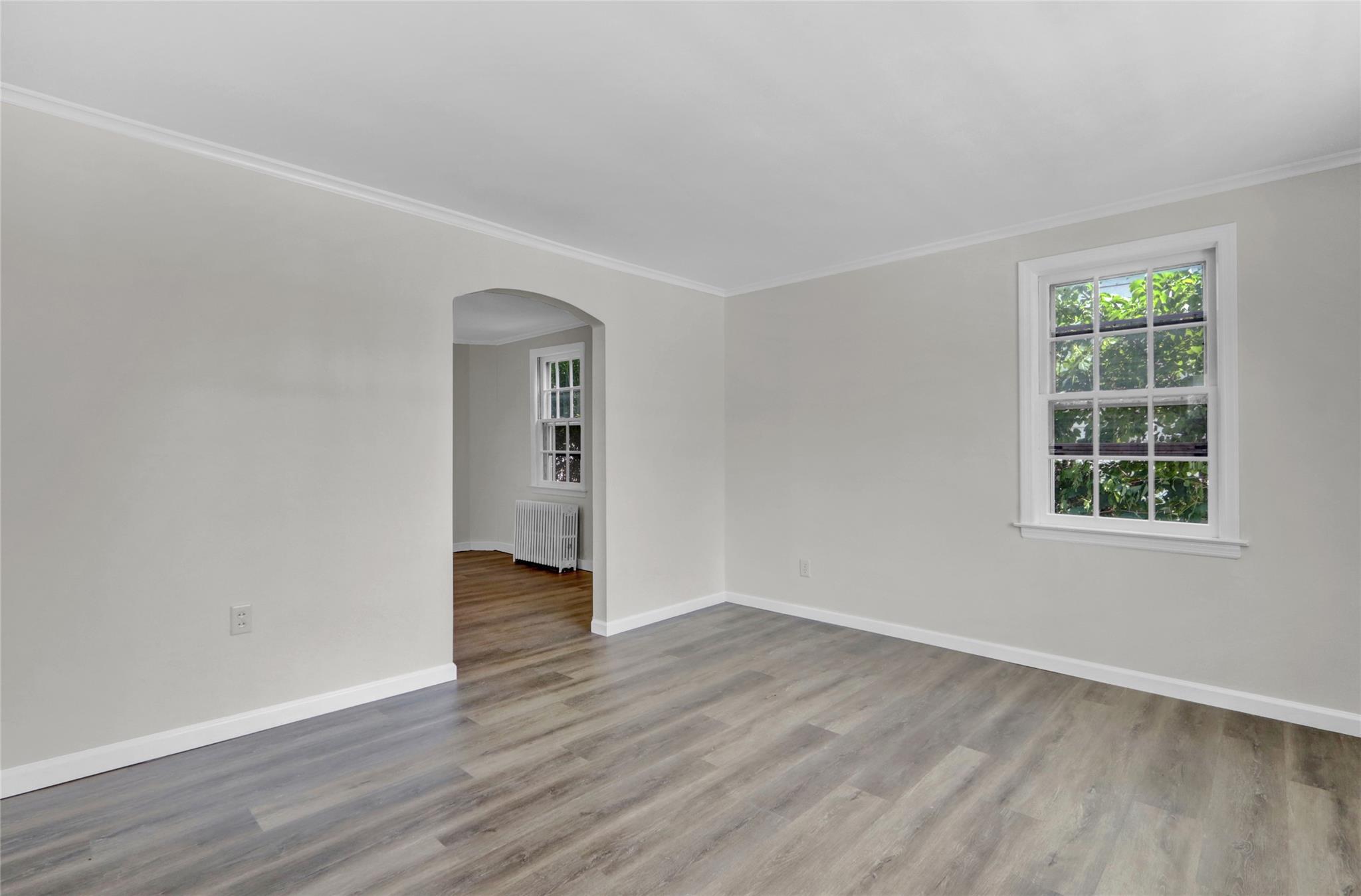 10 Valentine Street, Glen Cove, NY 11542