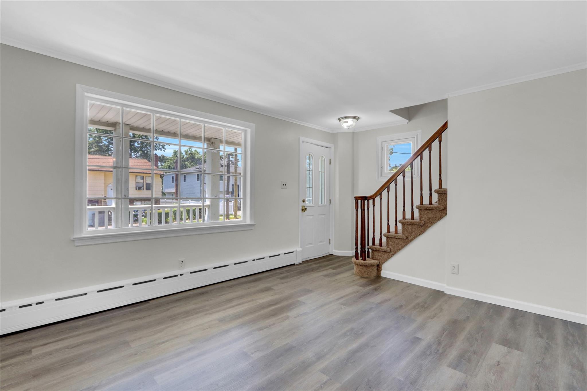 10 Valentine Street, Glen Cove, NY 11542