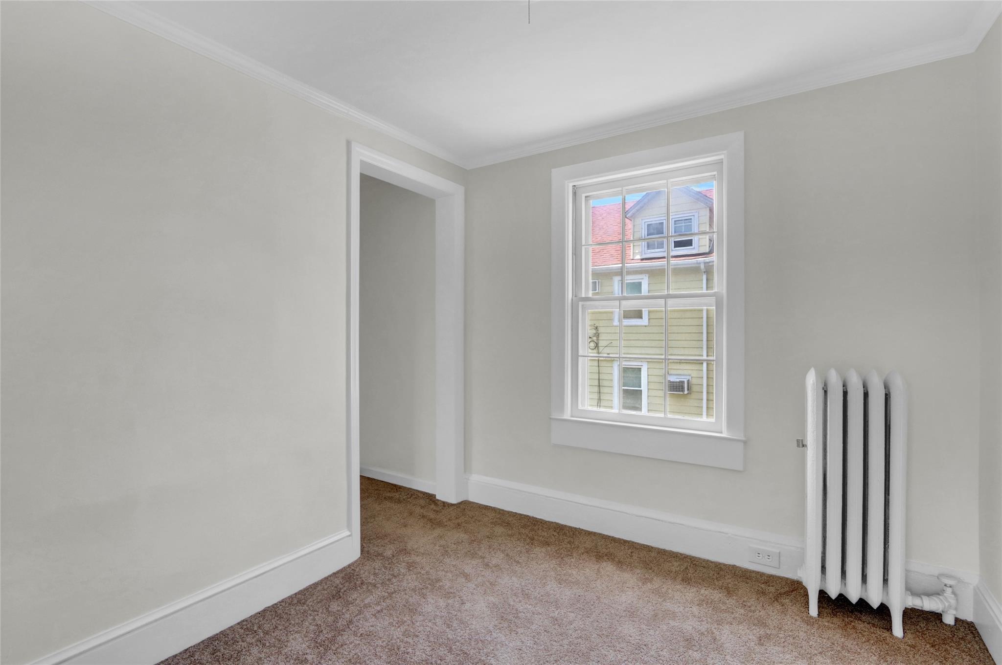 10 Valentine Street, Glen Cove, NY 11542