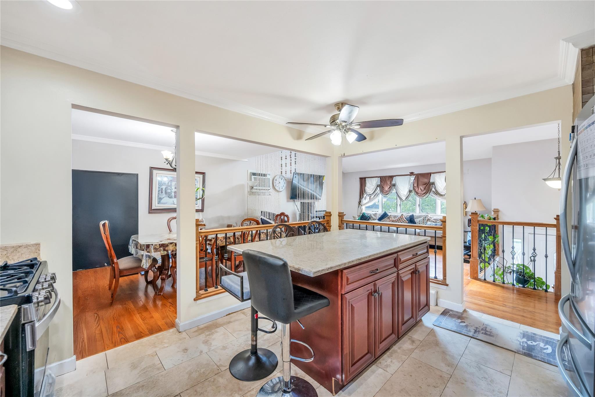 5 Tomes Avenue, Farmingdale, NY 11735