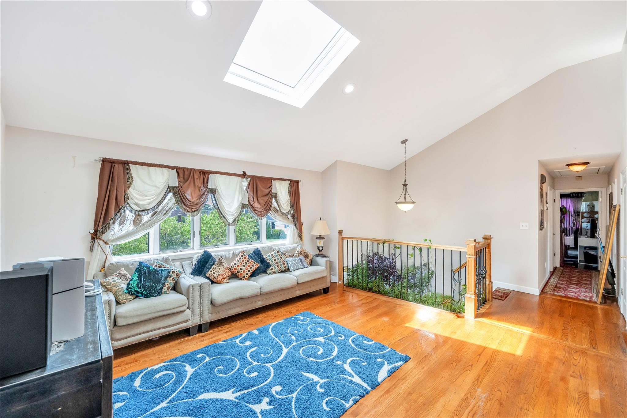 5 Tomes Avenue, Farmingdale, NY 11735