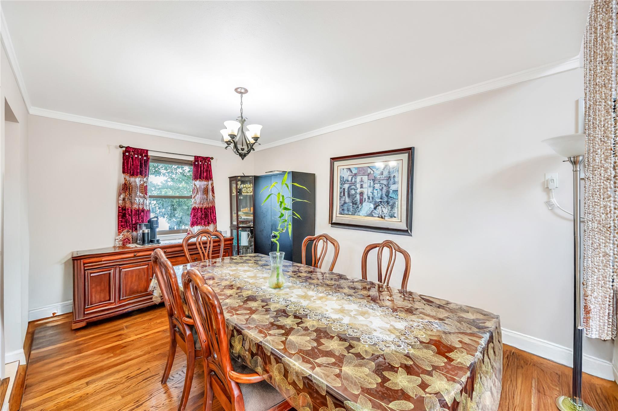 5 Tomes Avenue, Farmingdale, NY 11735