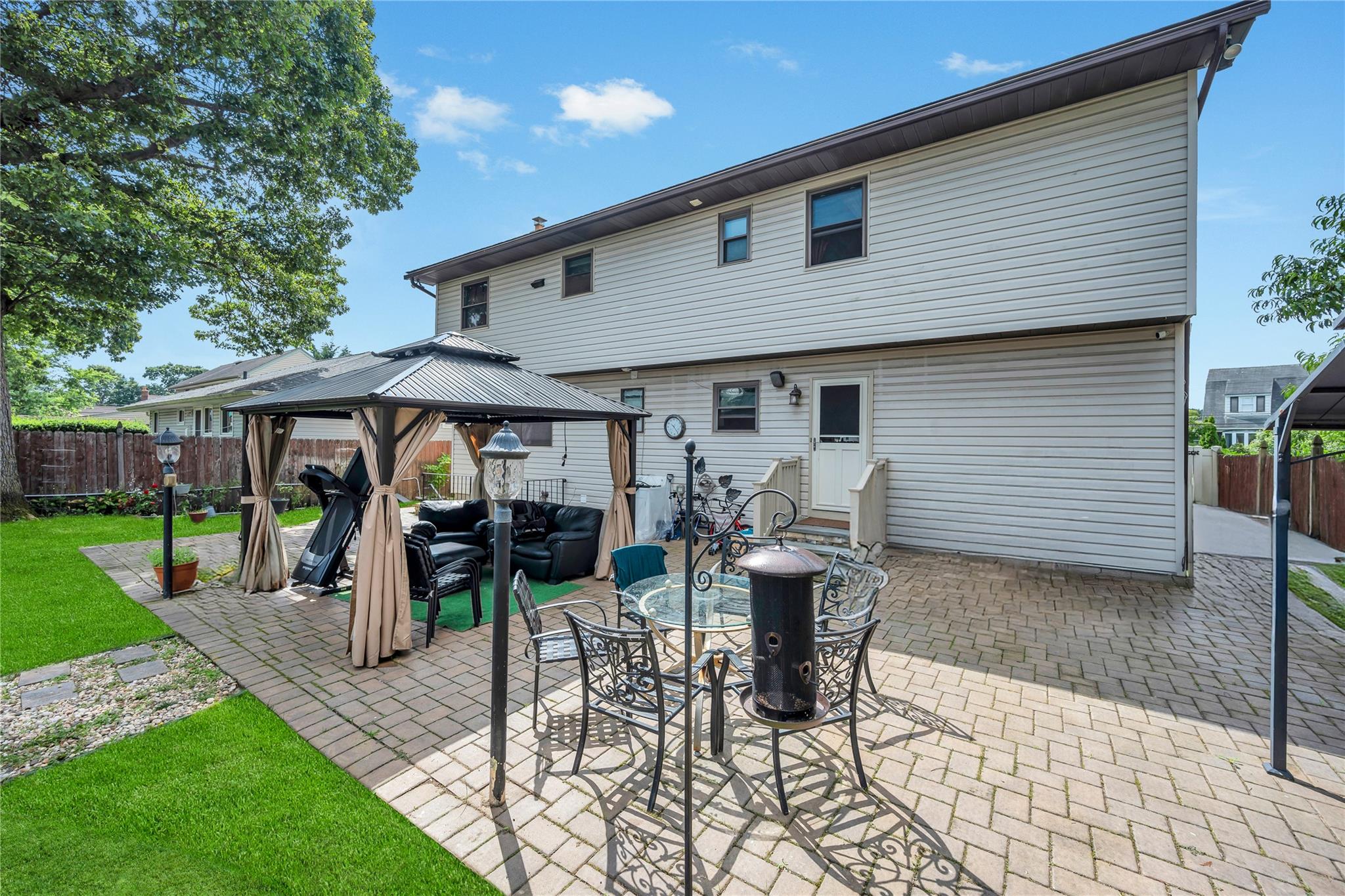 5 Tomes Avenue, Farmingdale, NY 11735