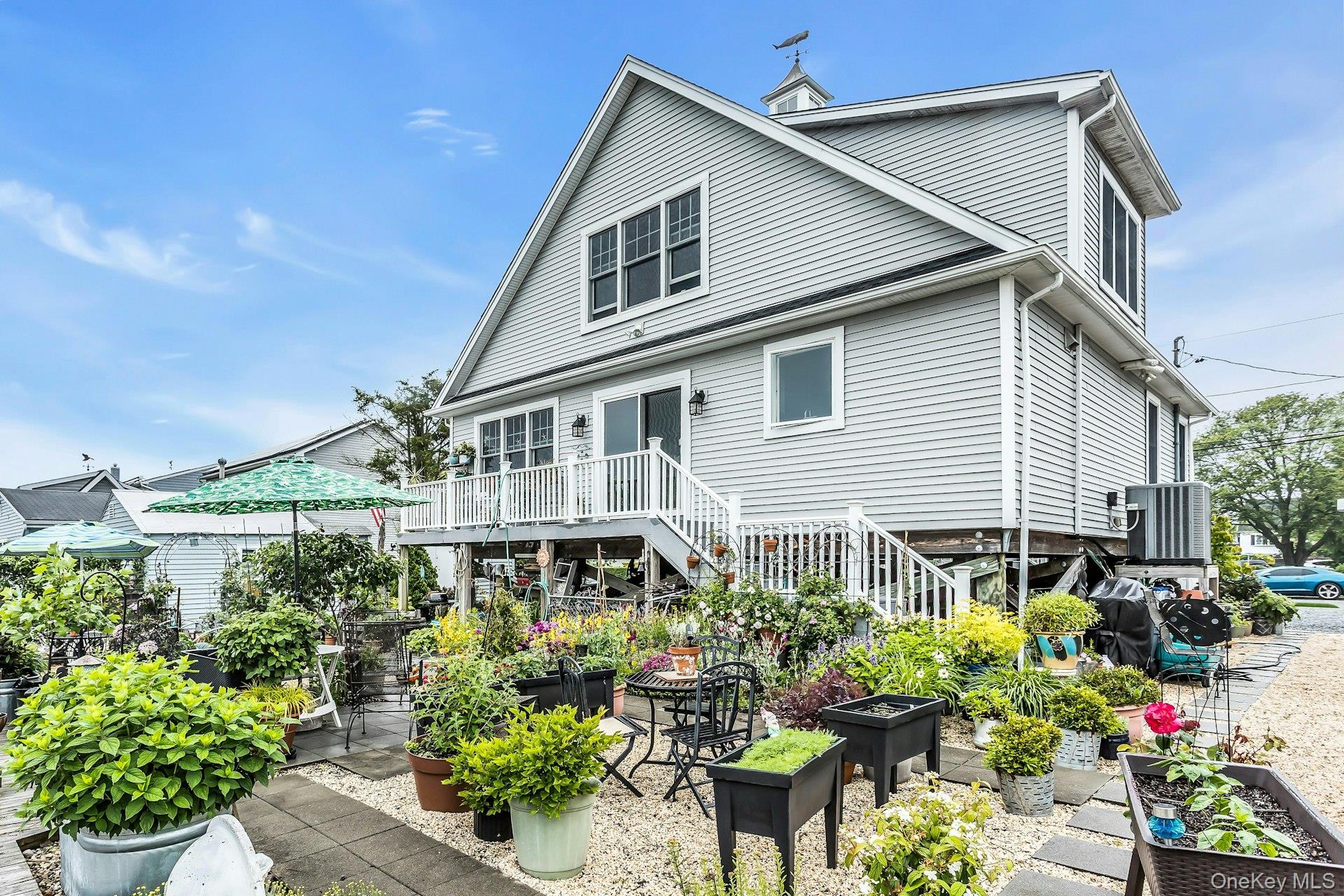 10 Garfield Place, Massapequa, NY 11758