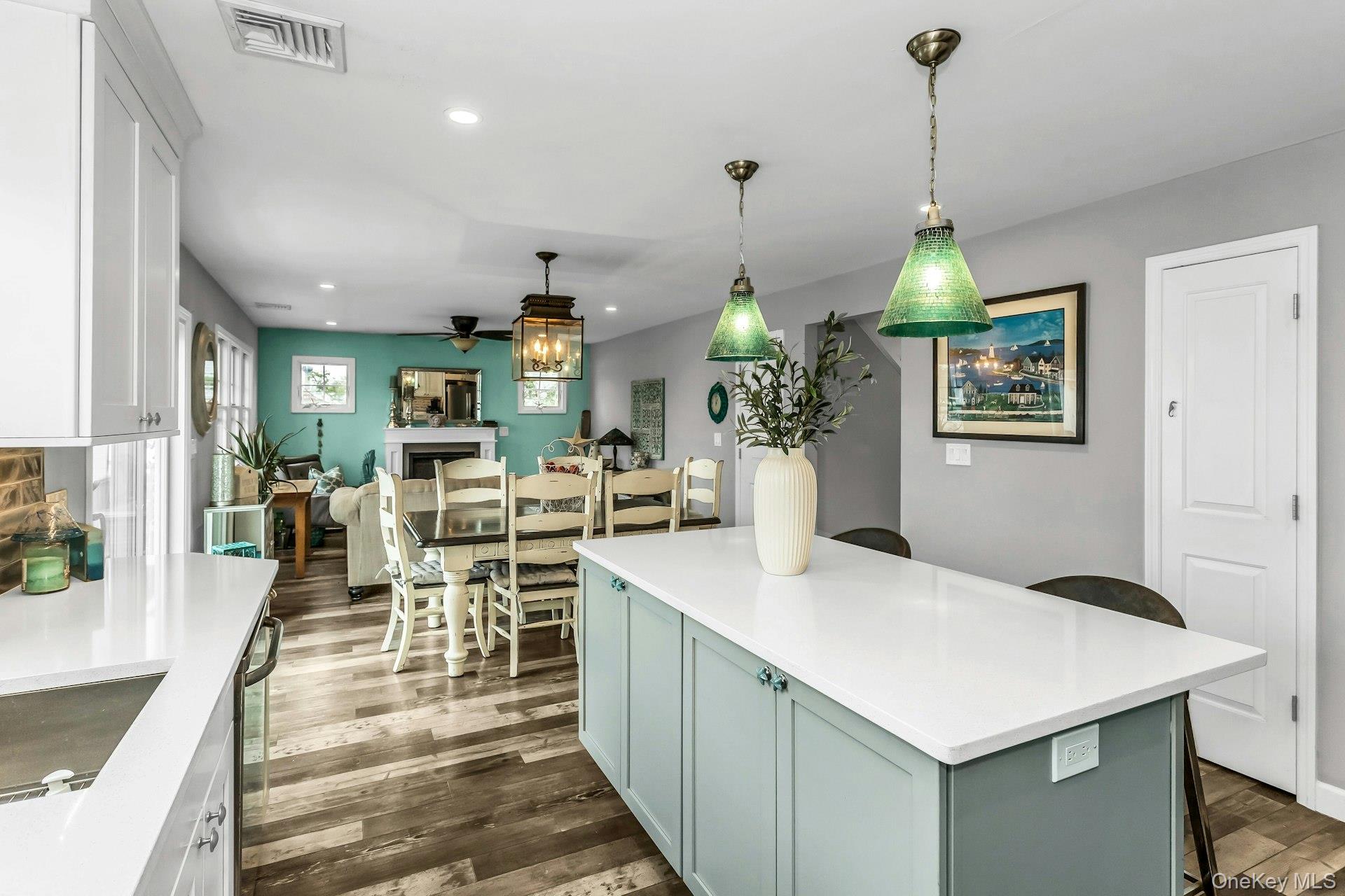 10 Garfield Place, Massapequa, NY 11758