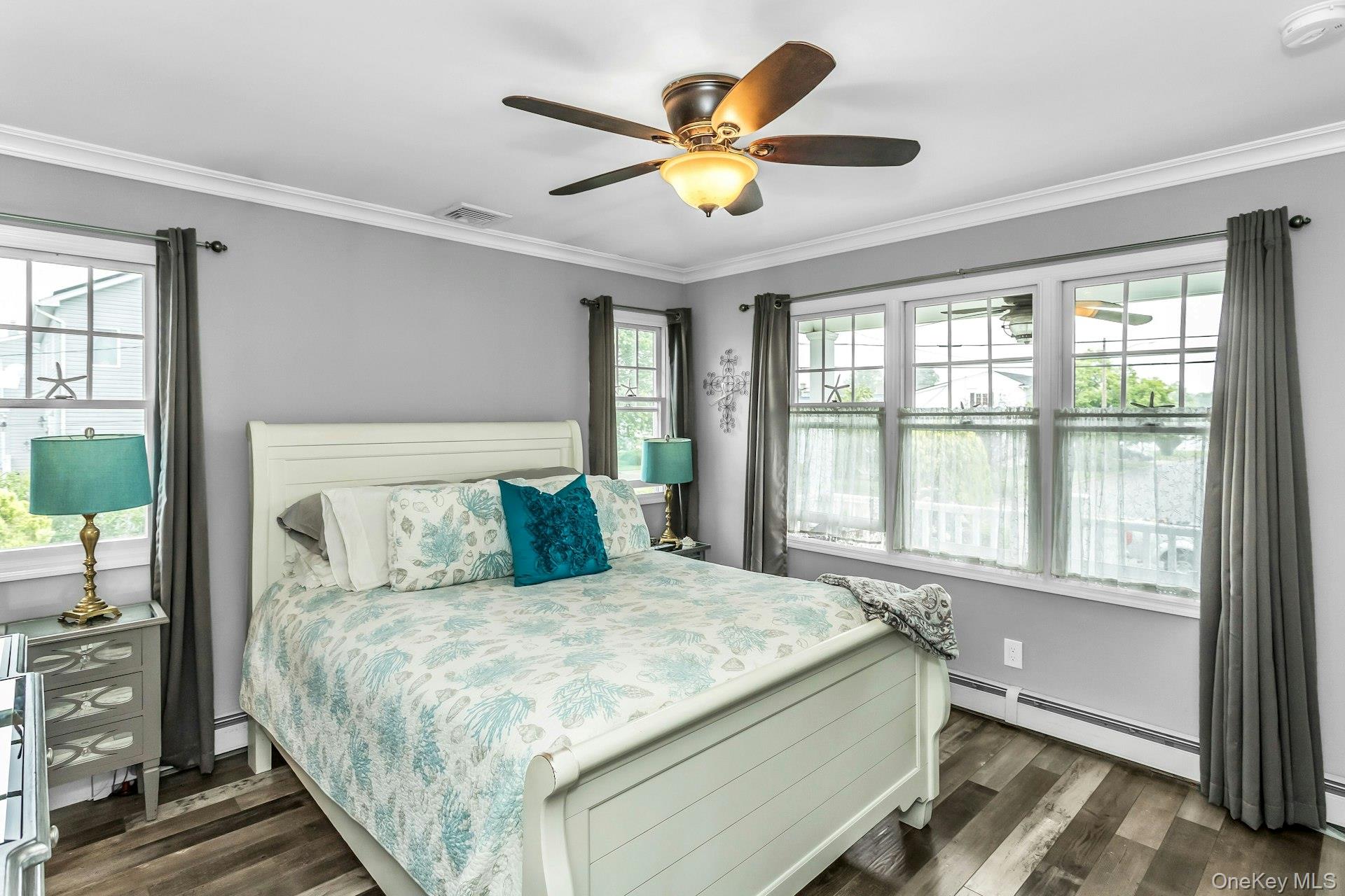 10 Garfield Place, Massapequa, NY 11758