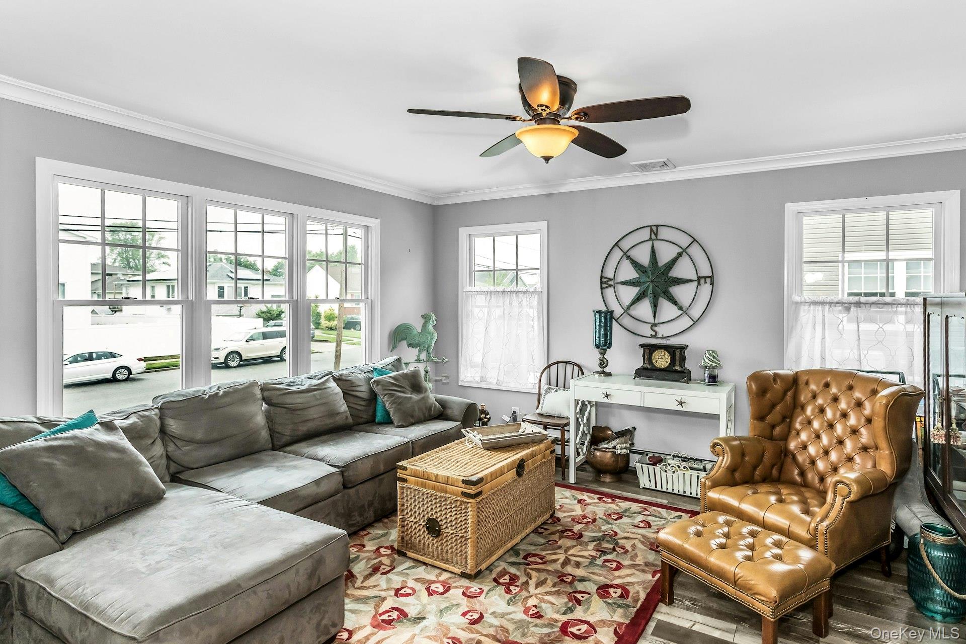 10 Garfield Place, Massapequa, NY 11758