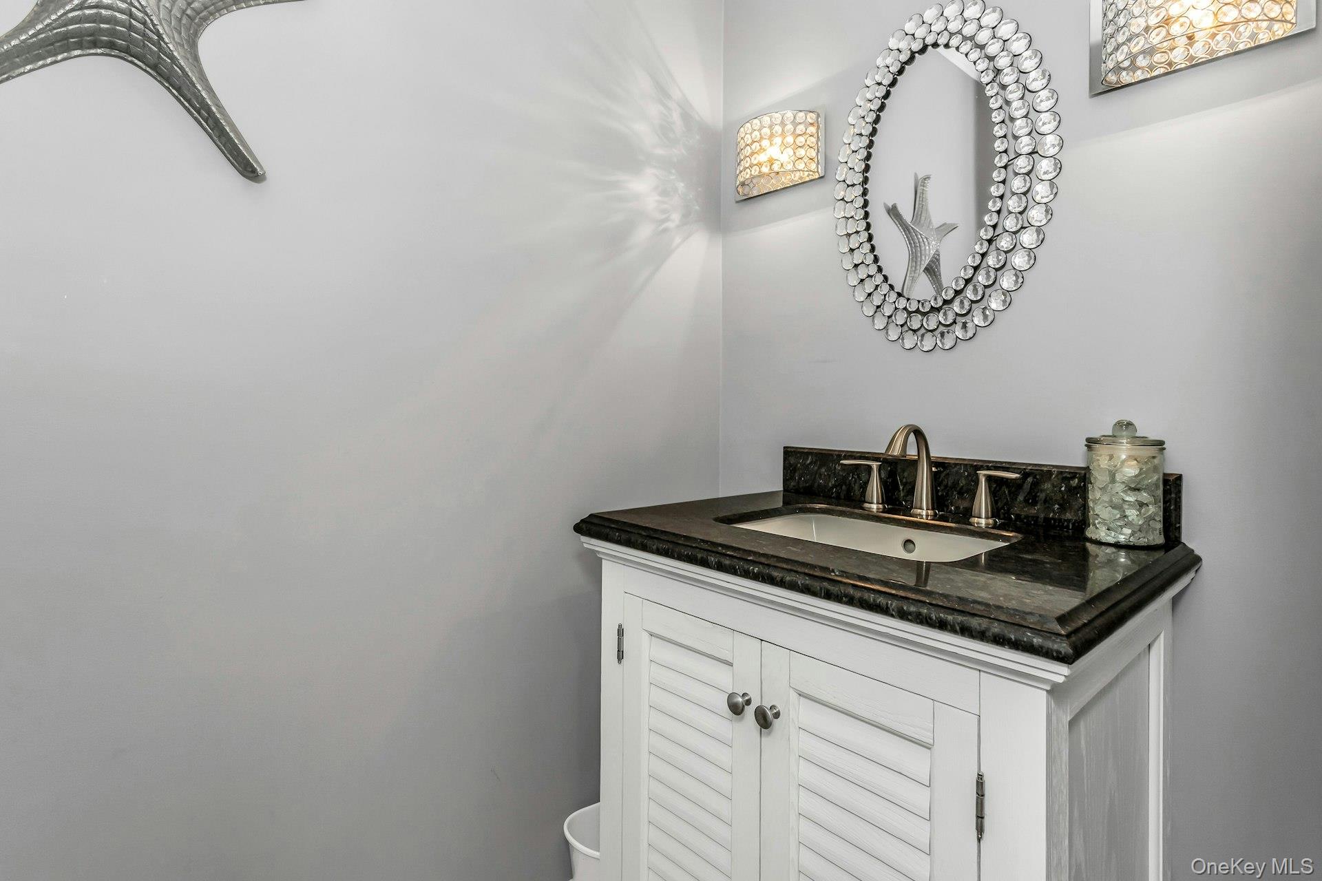 10 Garfield Place, Massapequa, NY 11758