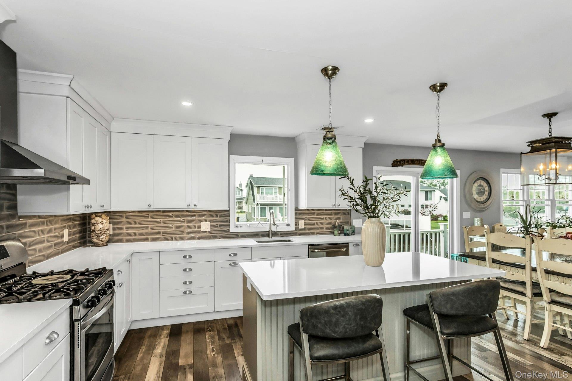 10 Garfield Place, Massapequa, NY 11758