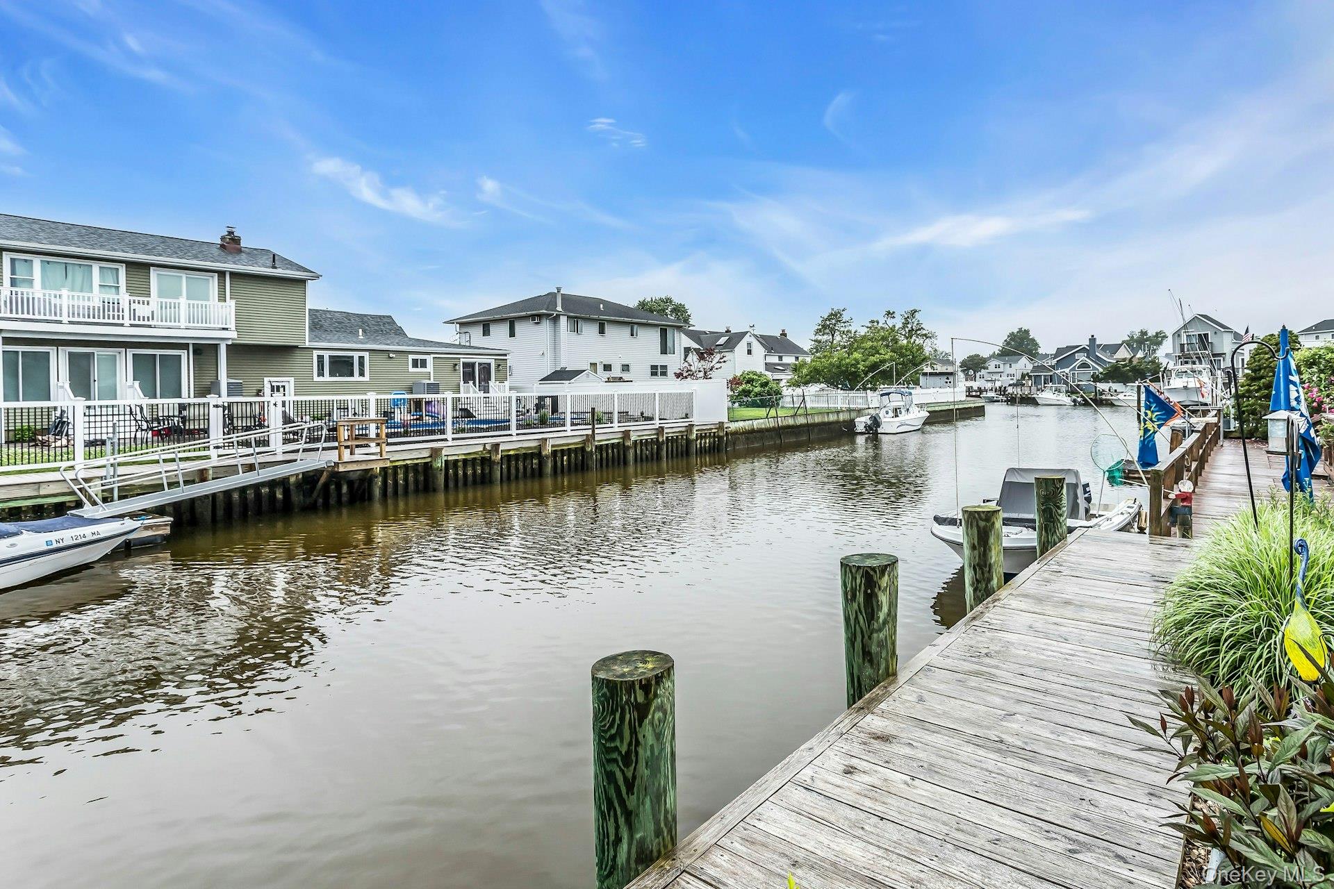 10 Garfield Place, Massapequa, NY 11758