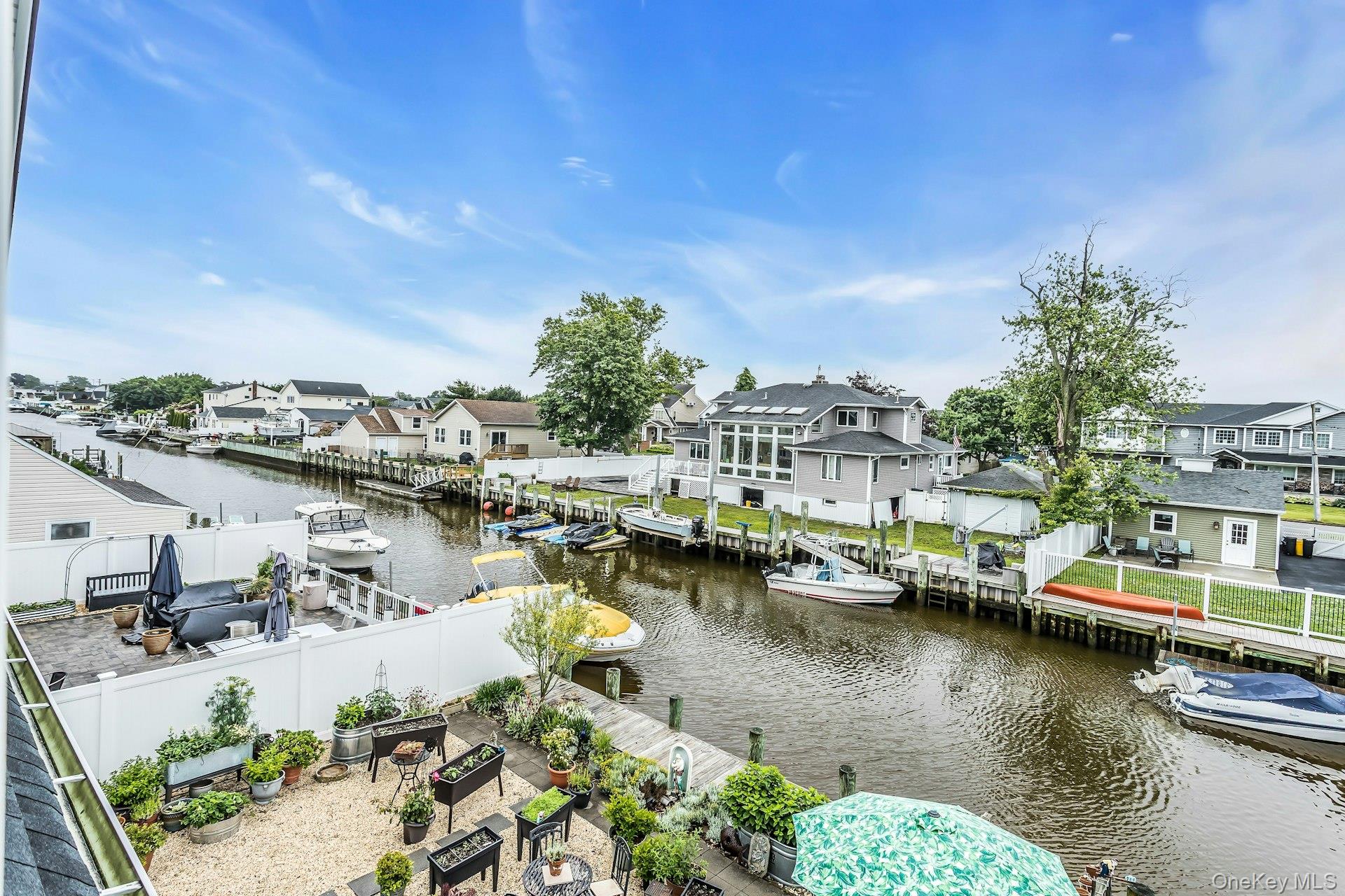 10 Garfield Place, Massapequa, NY 11758