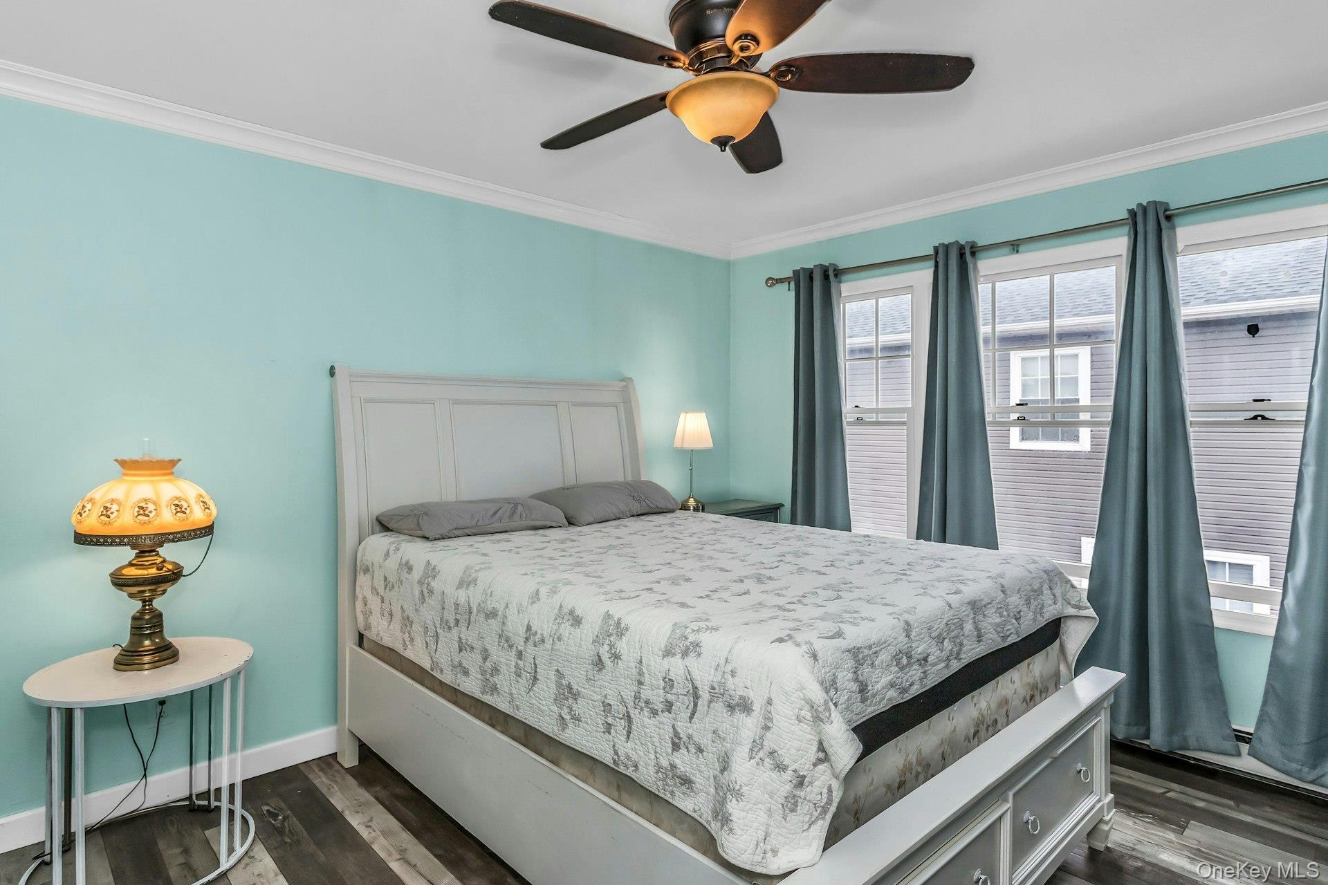 10 Garfield Place, Massapequa, NY 11758