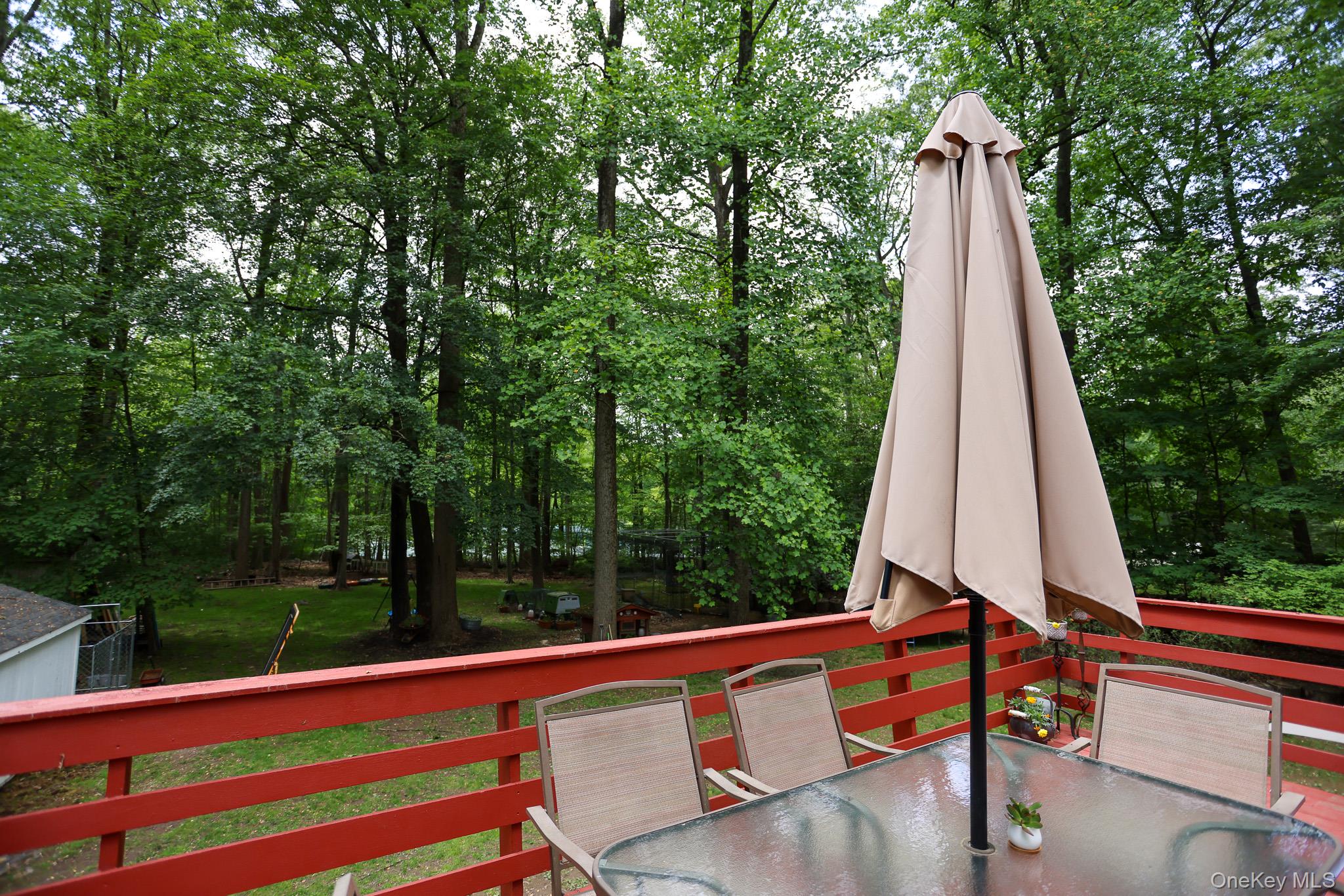 21 Edgebrook Lane, Airmont, NY 10952