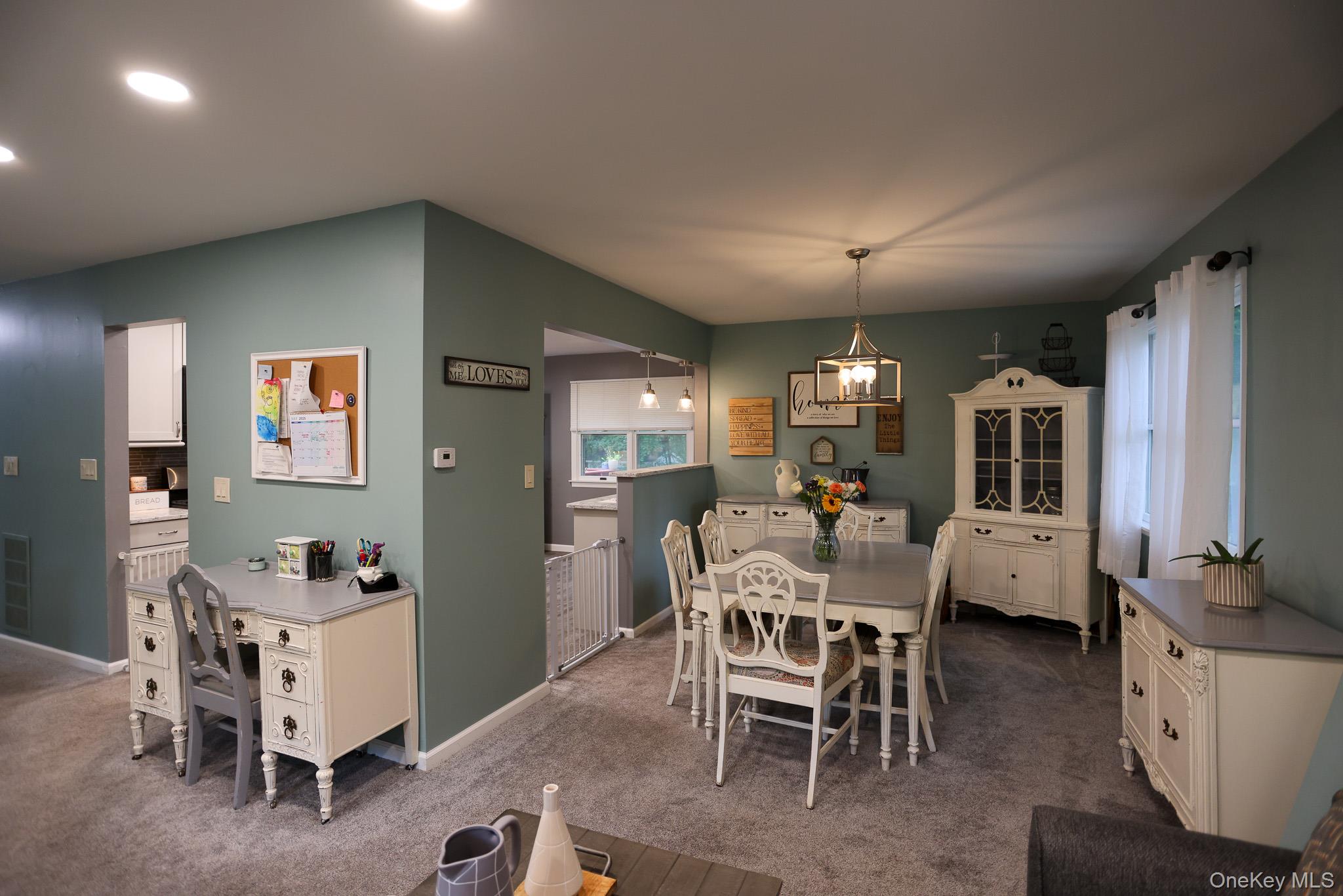 21 Edgebrook Lane, Airmont, NY 10952