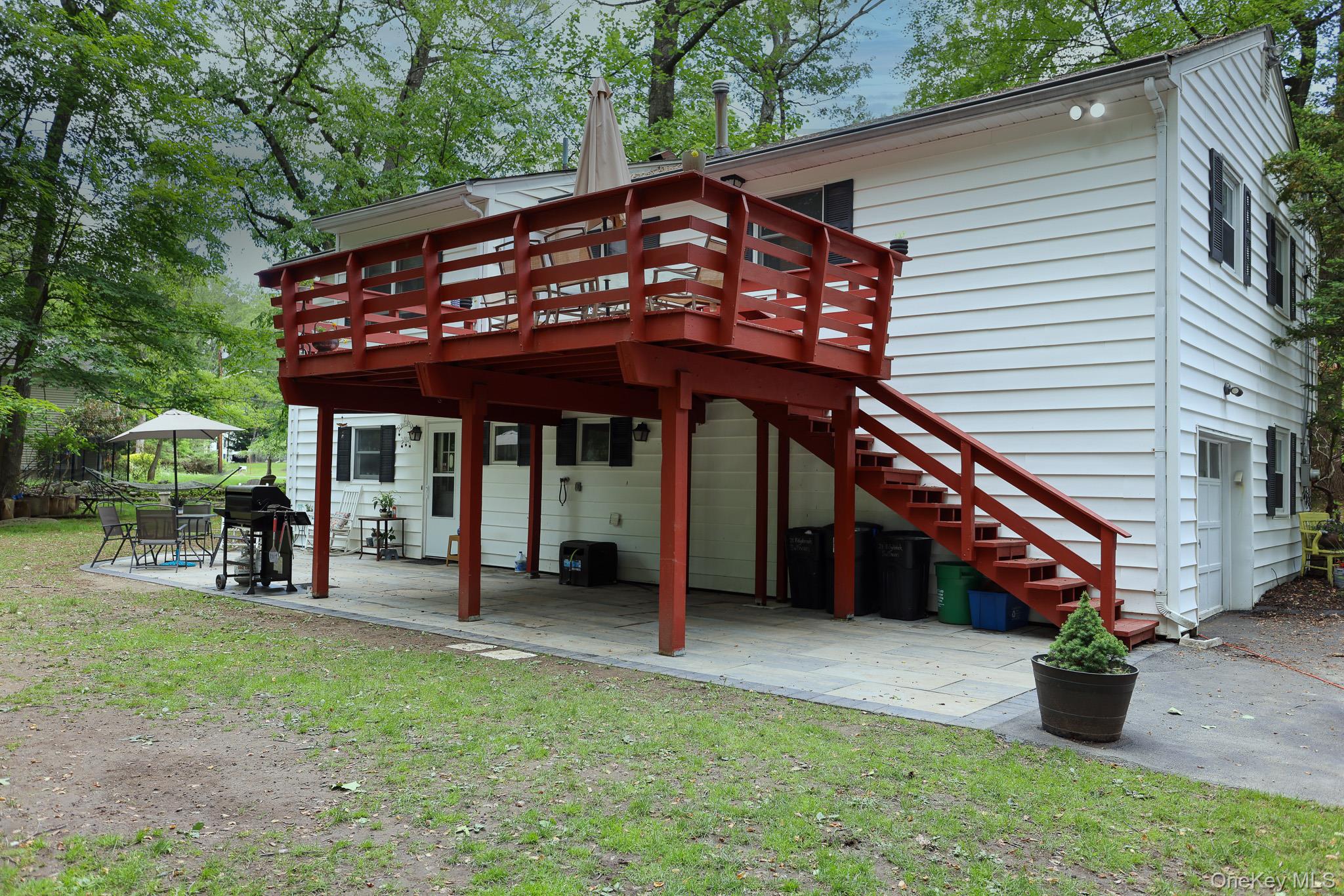 21 Edgebrook Lane, Airmont, NY 10952