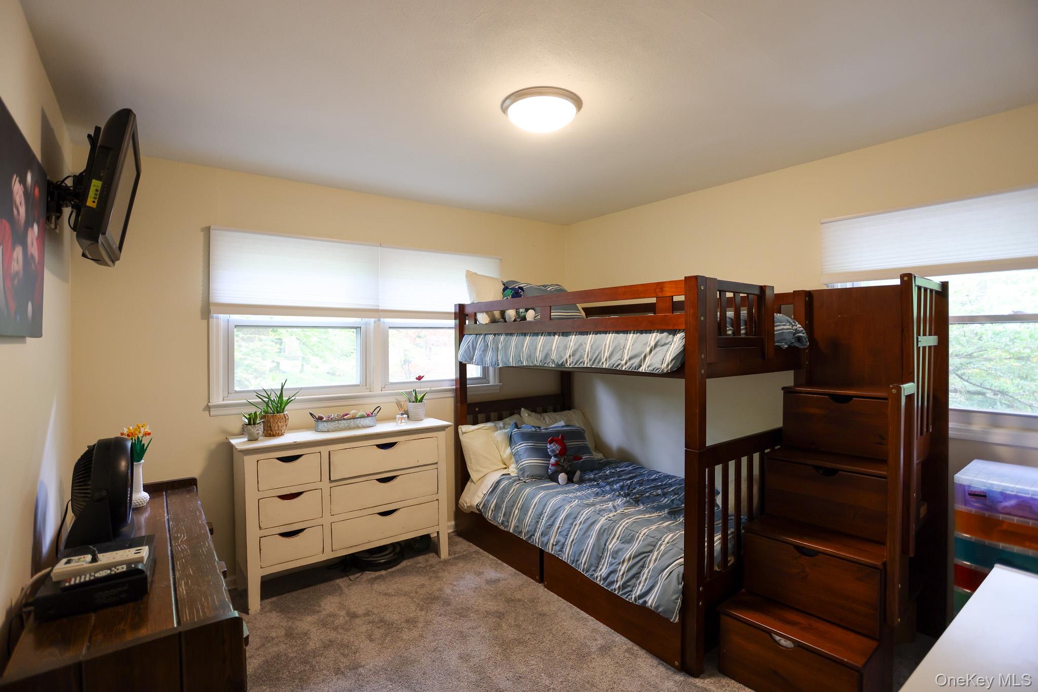 21 Edgebrook Lane, Airmont, NY 10952