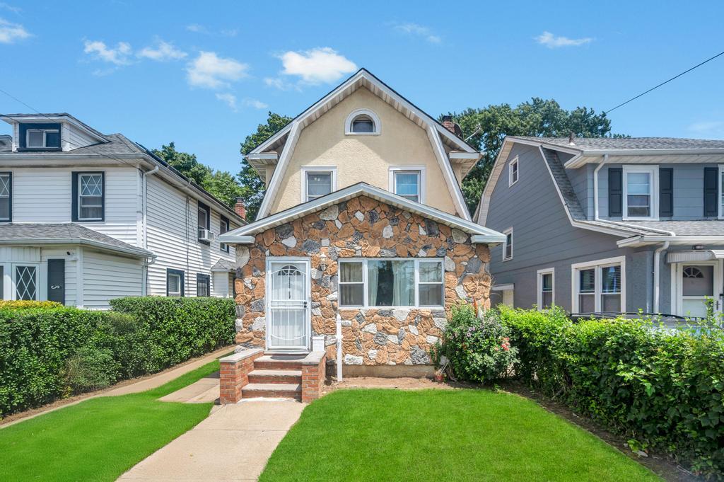 11119 212th Street, Queens Village, NY 11429