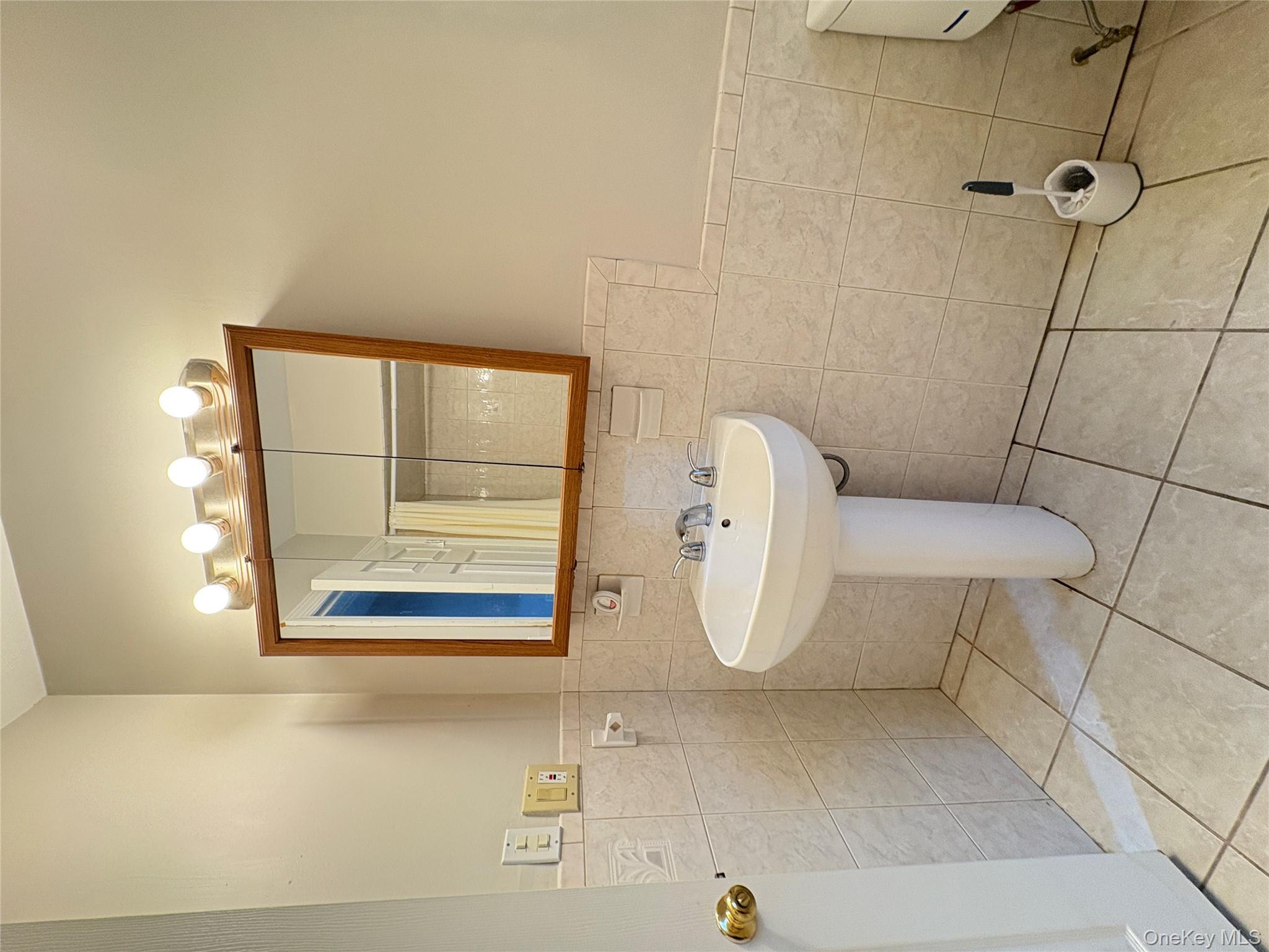 42 Burlison Avenue, Ellenville, NY 12428