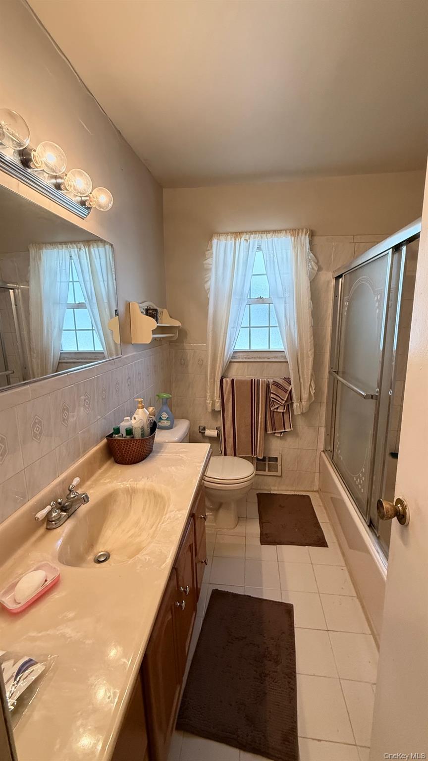 14605 227th Street, Springfield Gardens, NY 11413