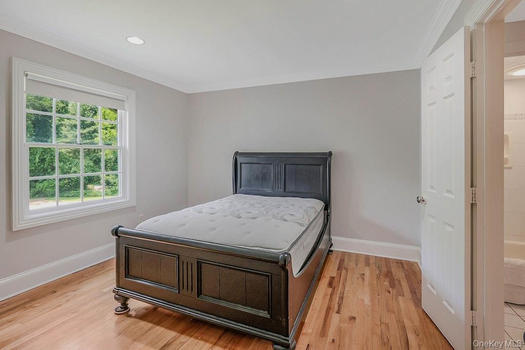 47 Sherwood Gate, Oyster Bay, NY 11771