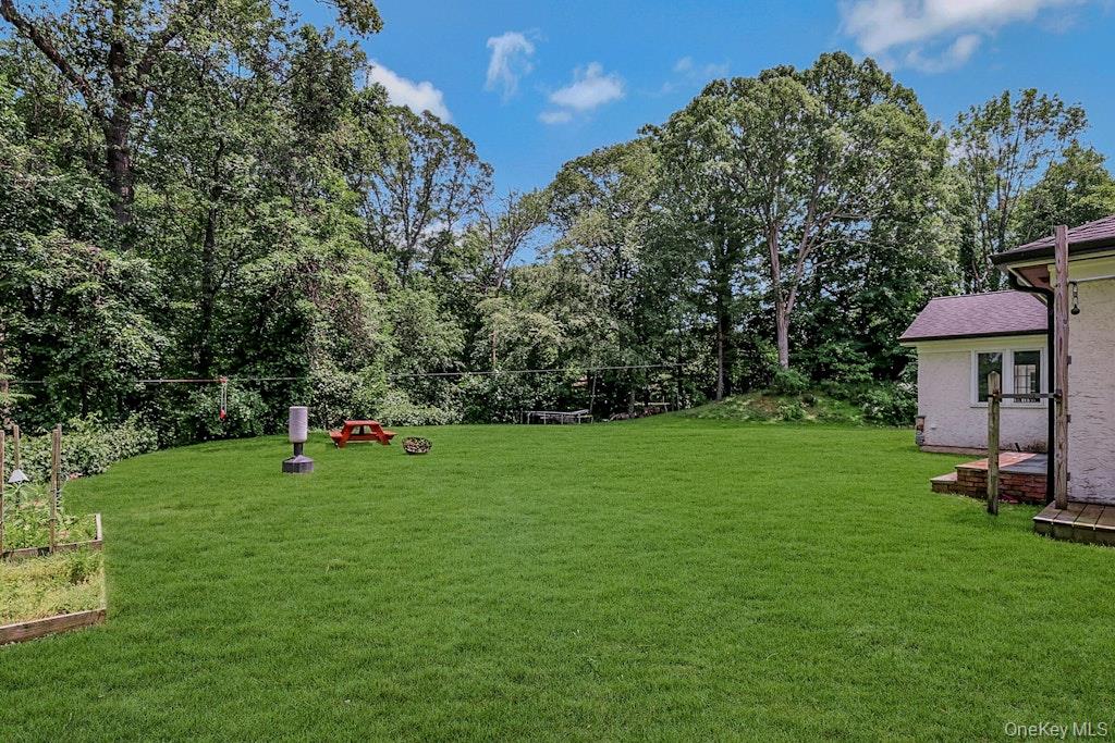 47 Sherwood Gate, Oyster Bay, NY 11771