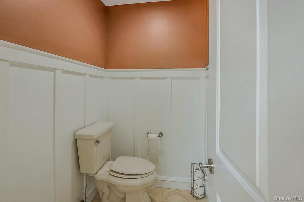 47 Sherwood Gate, Oyster Bay, NY 11771