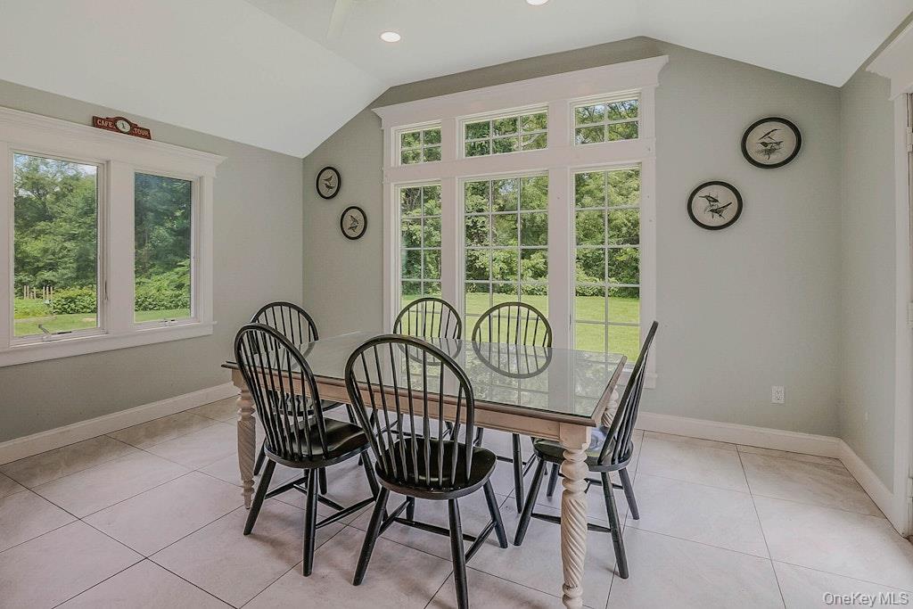 47 Sherwood Gate, Oyster Bay, NY 11771