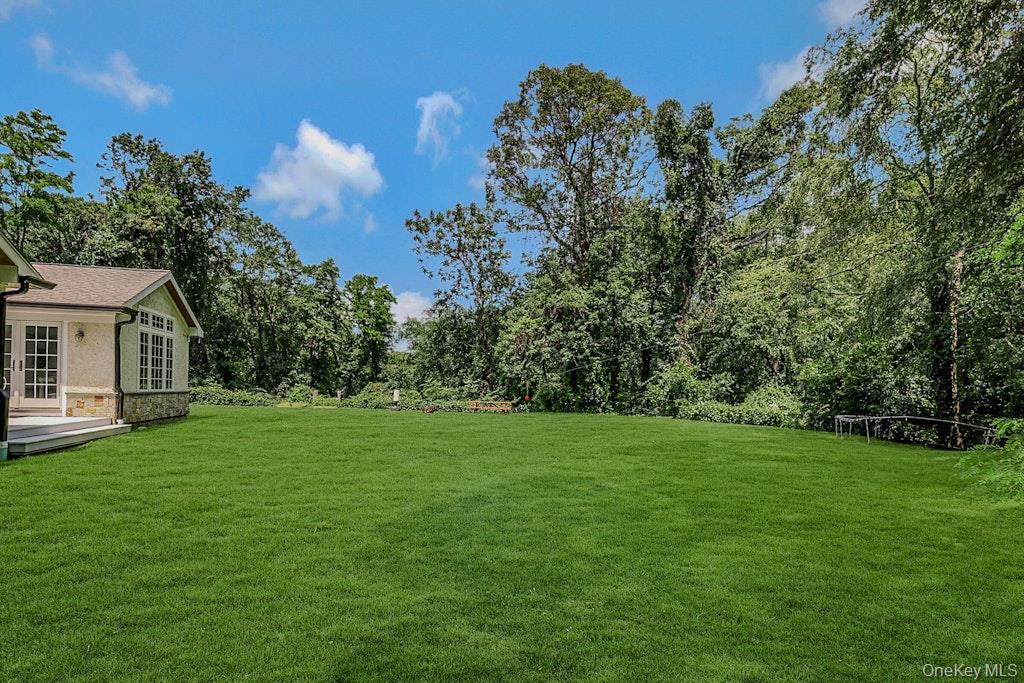 47 Sherwood Gate, Oyster Bay, NY 11771