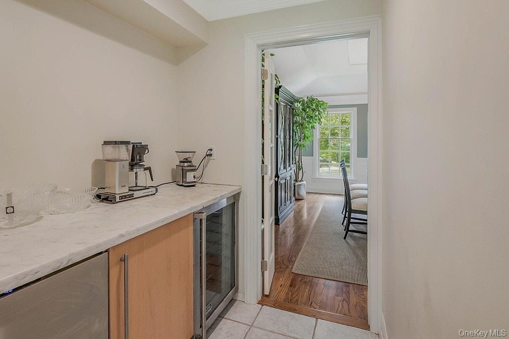 47 Sherwood Gate, Oyster Bay, NY 11771