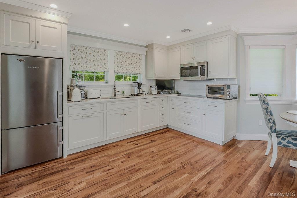 47 Sherwood Gate, Oyster Bay, NY 11771