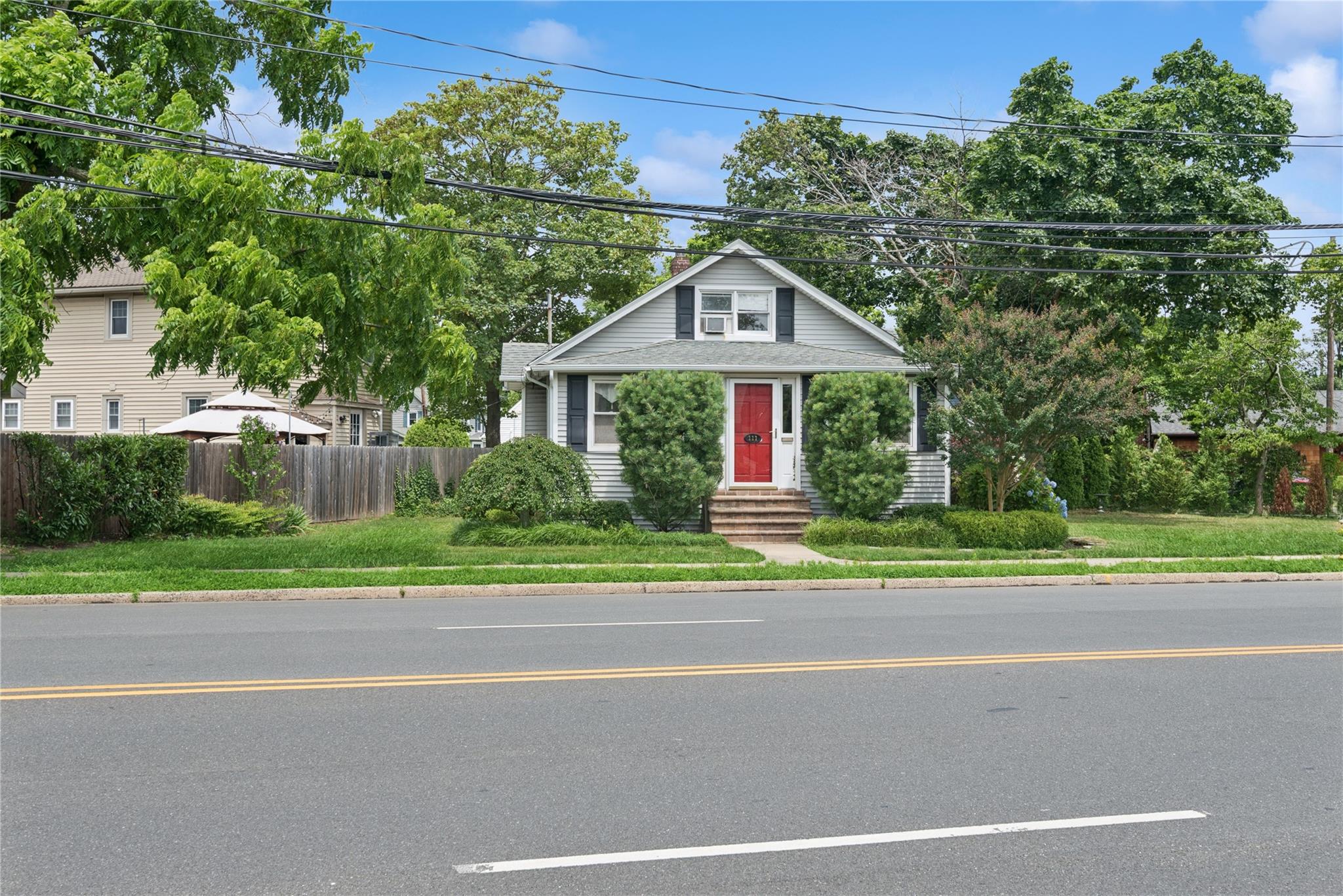 111 Little East Neck Road, Babylon, NY 11702