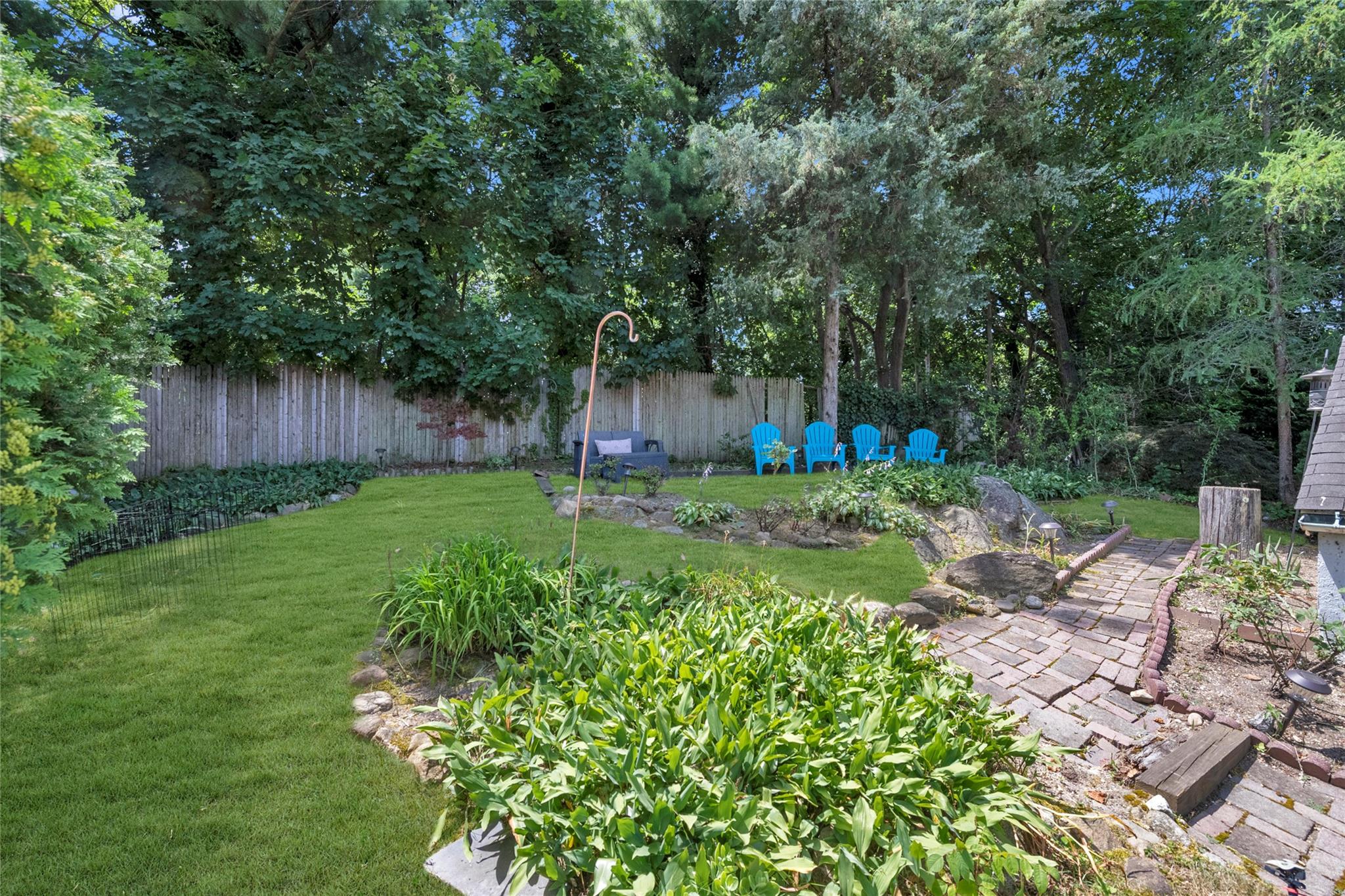 18 Neulist Avenue, Port Washington, NY 11050