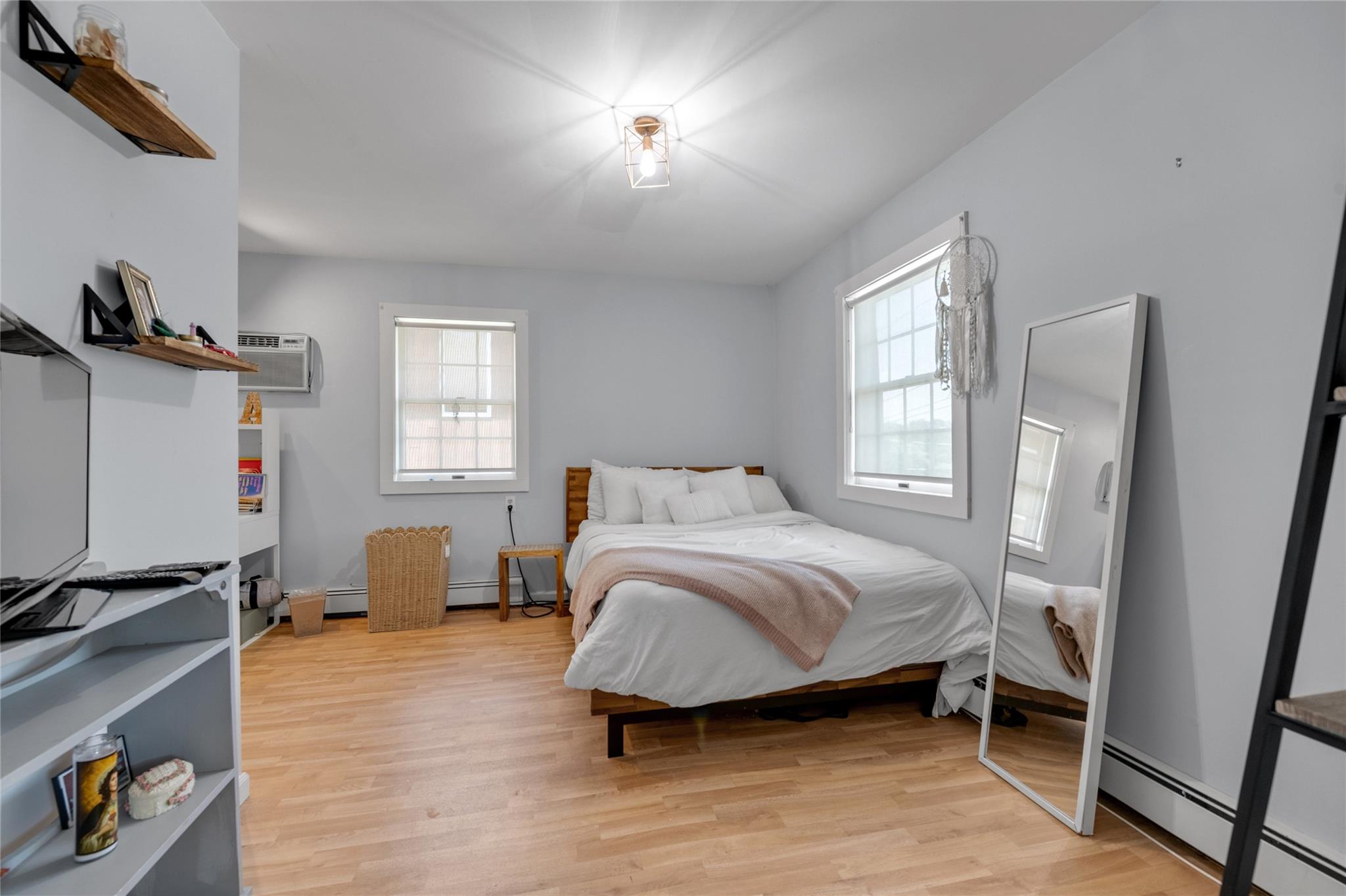 18 Neulist Avenue, Port Washington, NY 11050