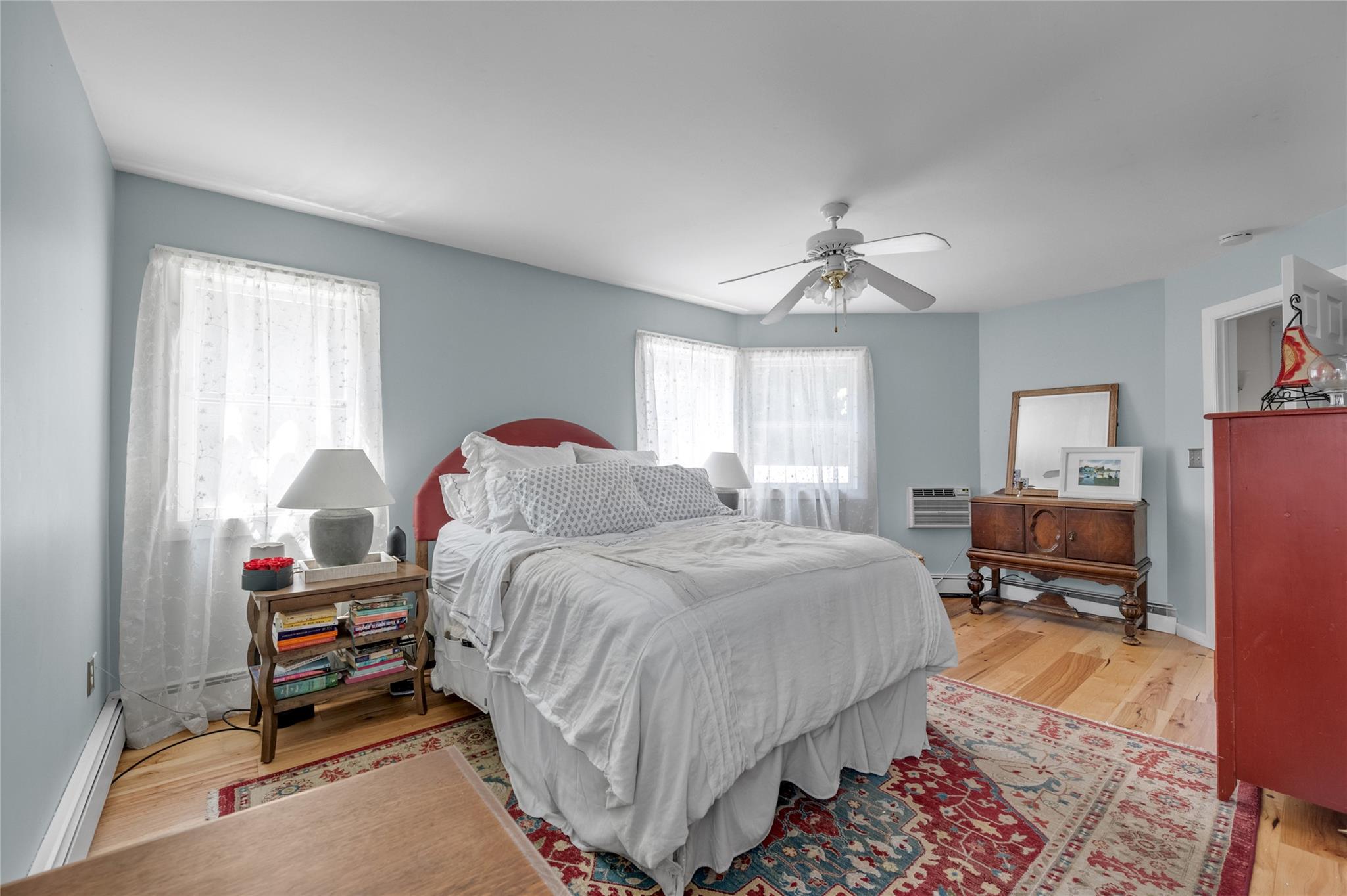 18 Neulist Avenue, Port Washington, NY 11050