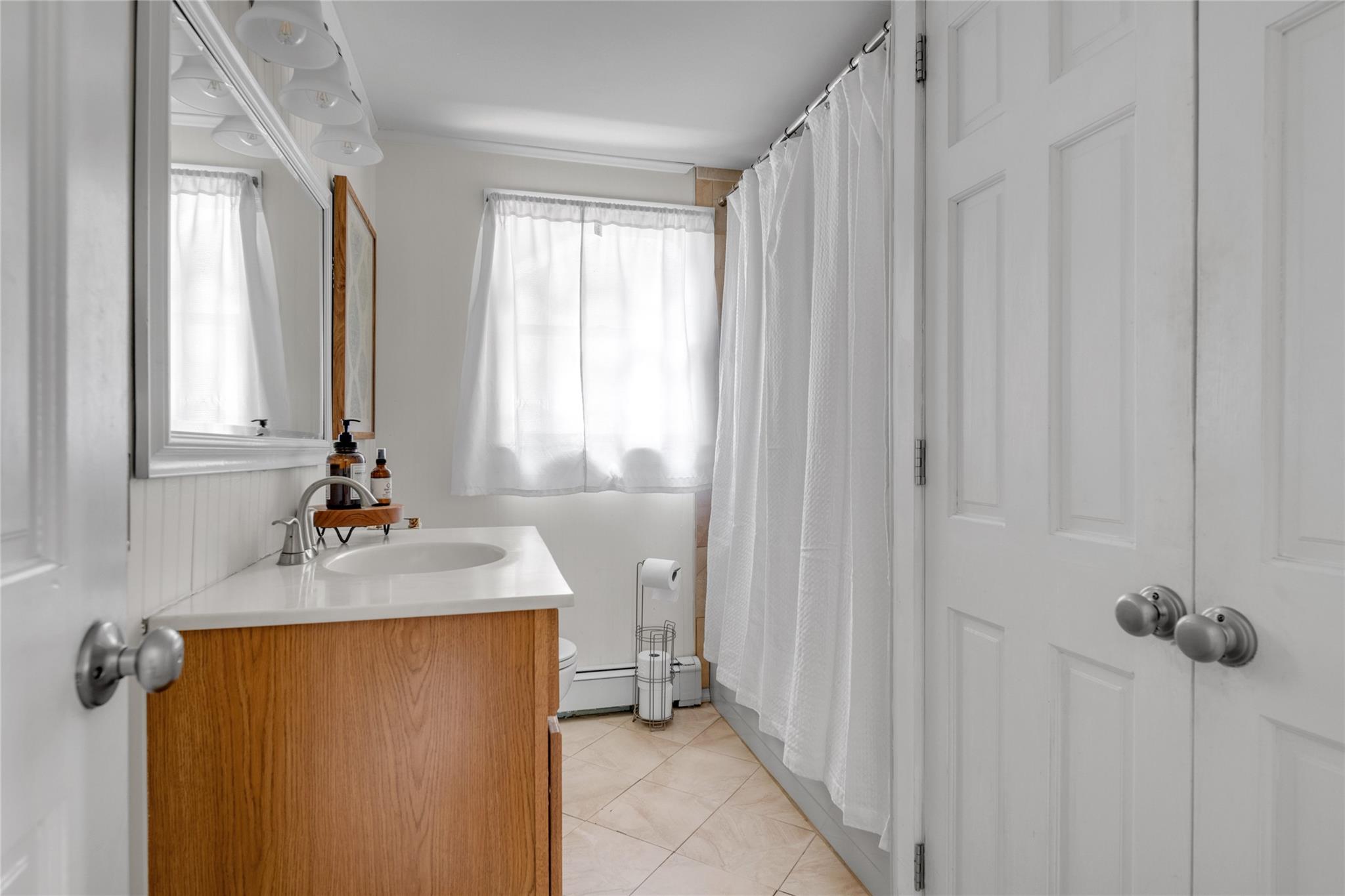 18 Neulist Avenue, Port Washington, NY 11050