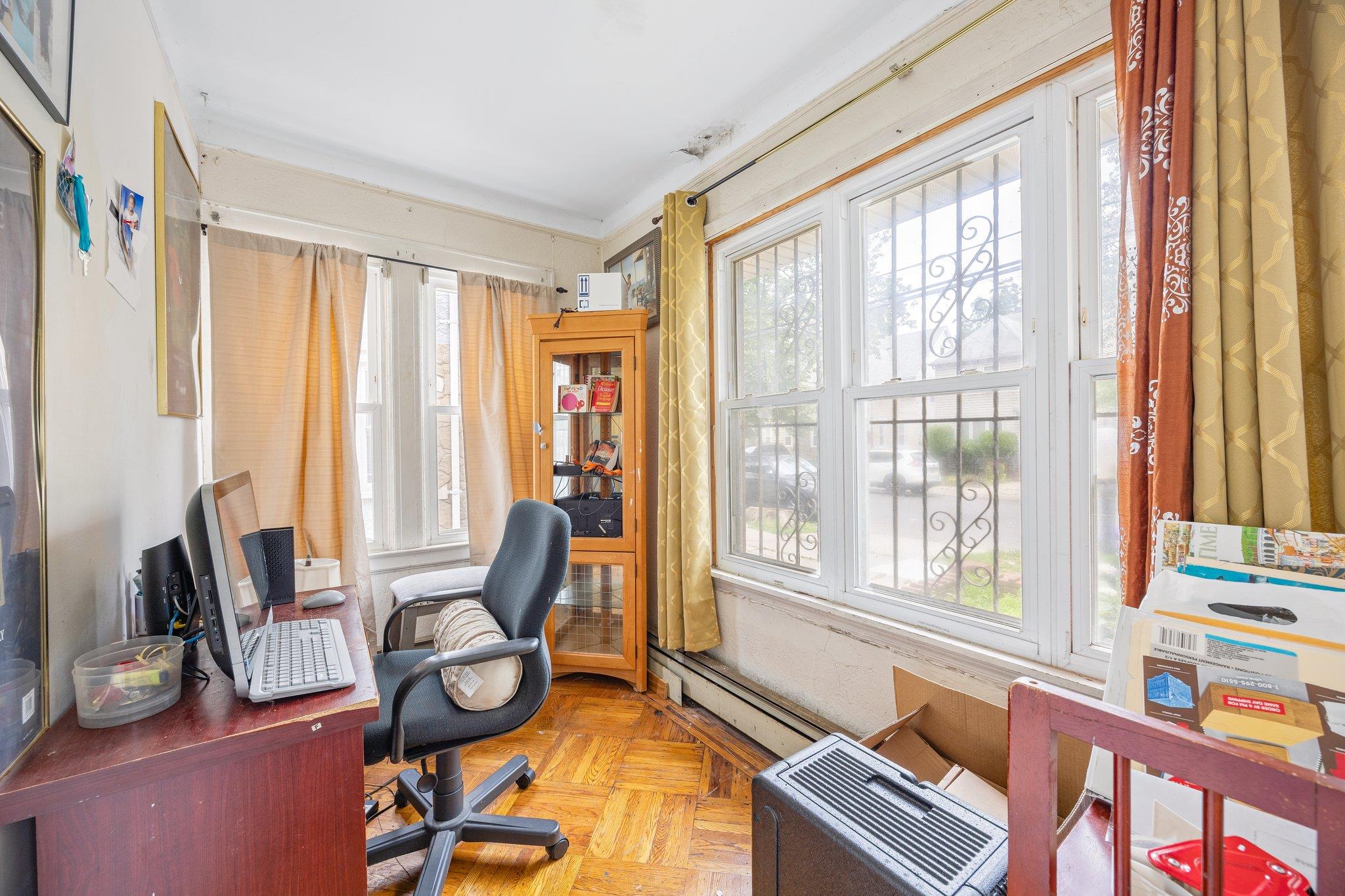 10446 199th Street, Saint Albans, NY 11412