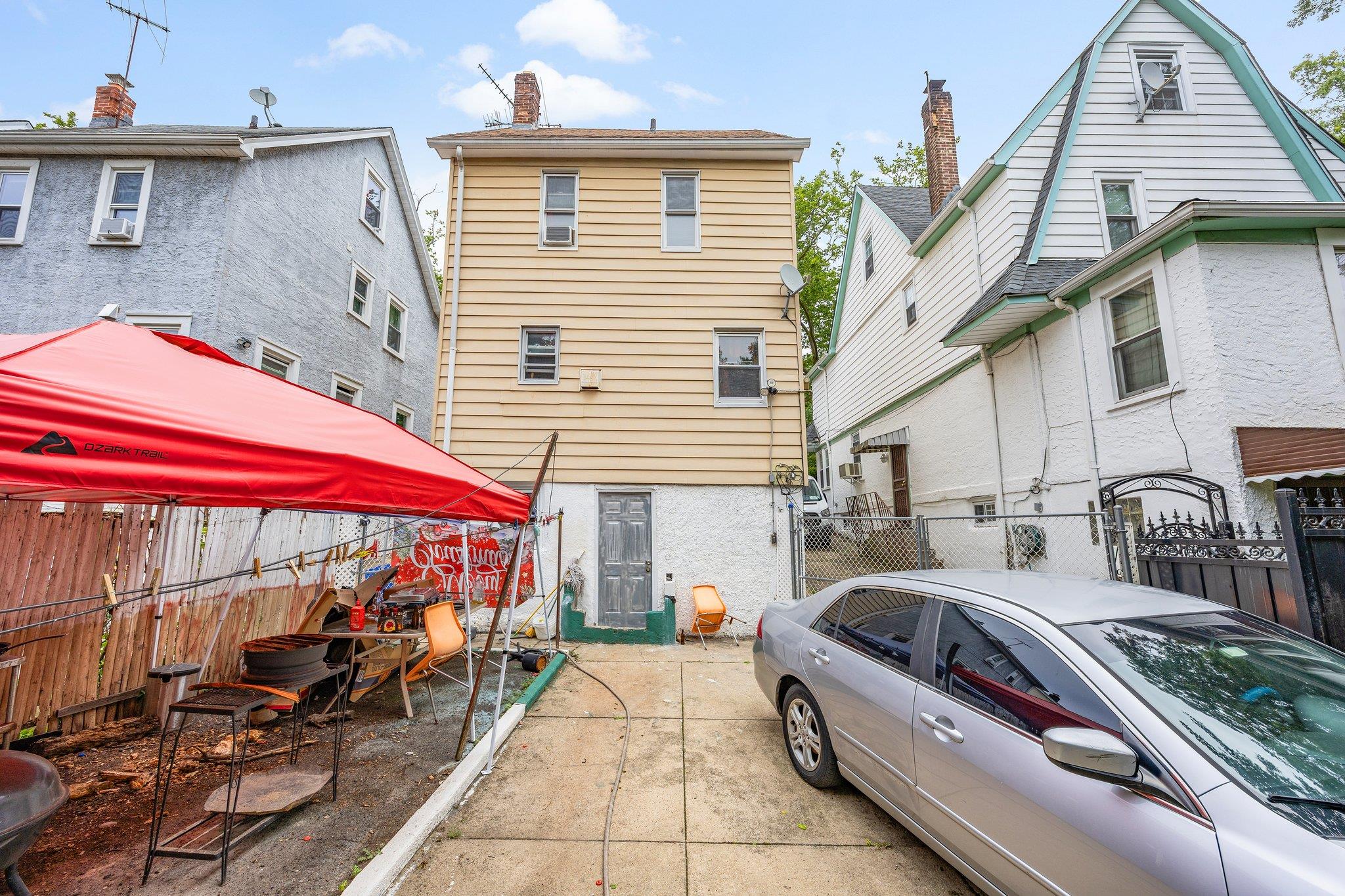 10446 199th Street, Saint Albans, NY 11412