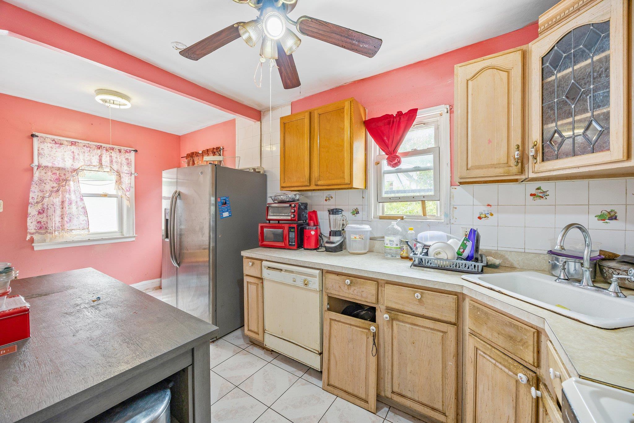 10446 199th Street, Saint Albans, NY 11412