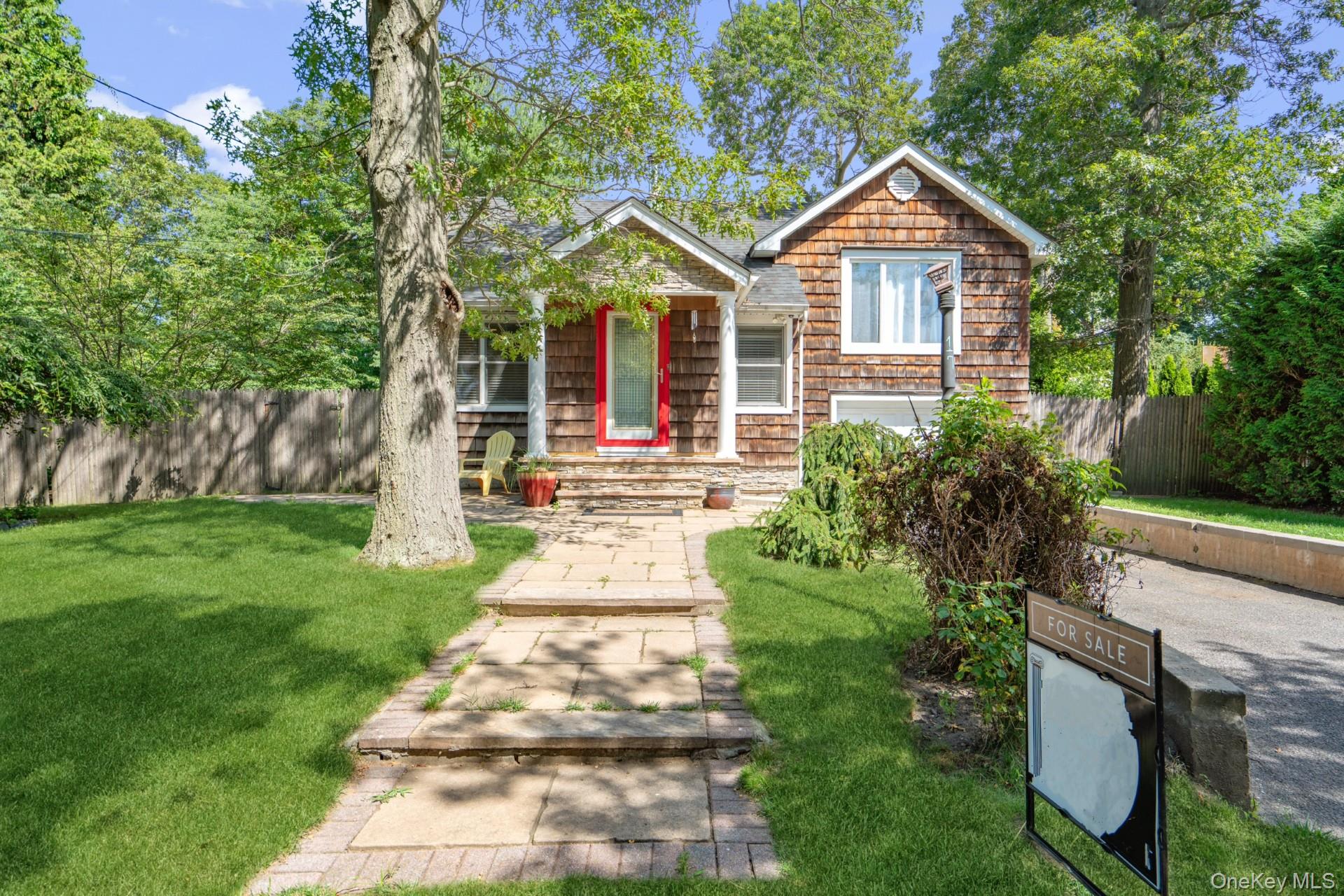 17 Tulip Road, Rocky Point, NY 11778