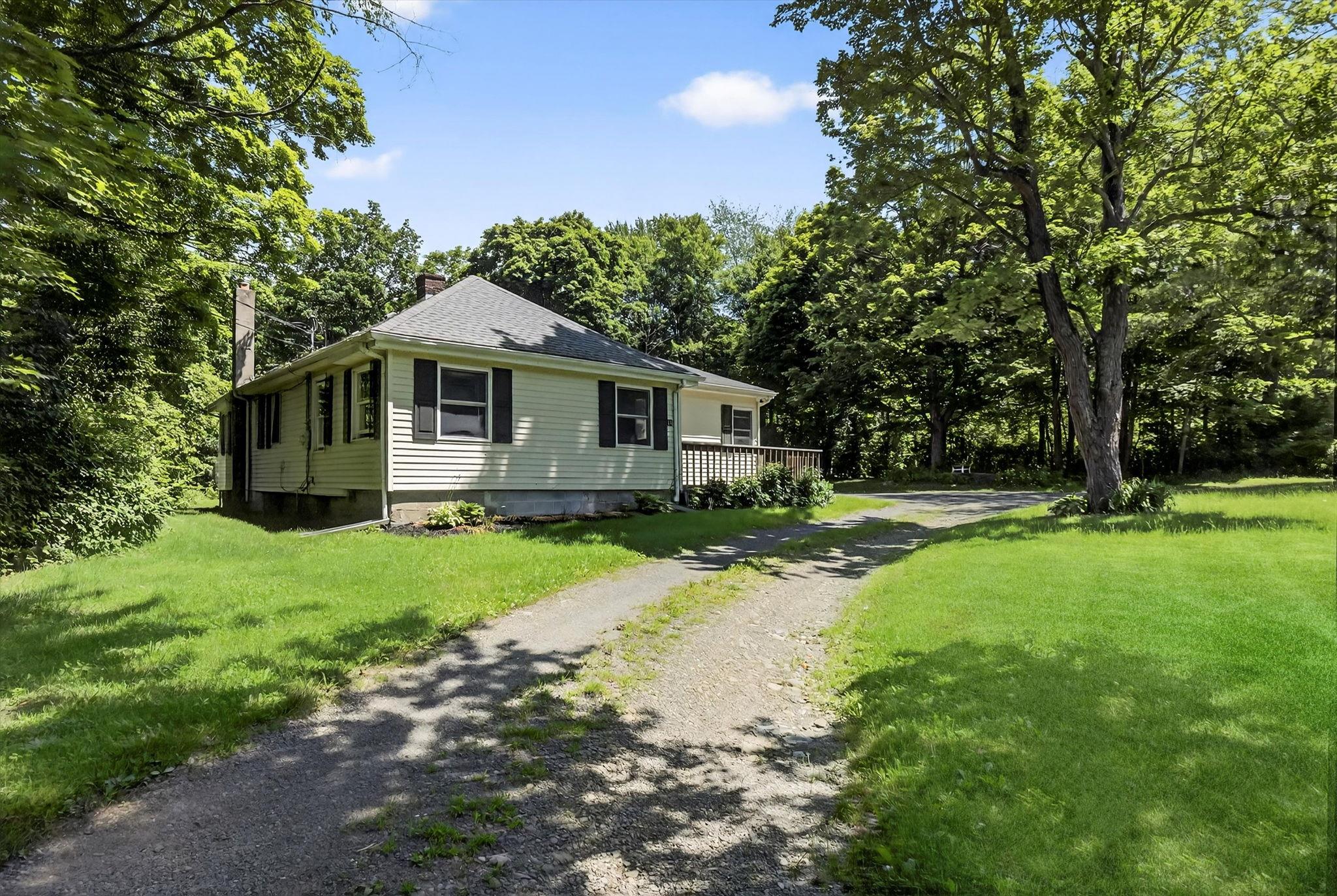 11 Tribune Lane, Red Hook, NY 12571