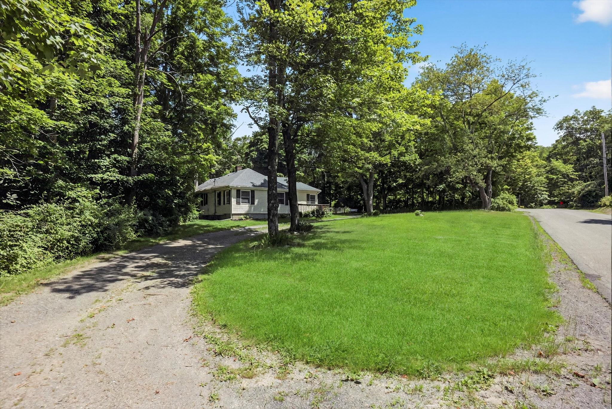 11 Tribune Lane, Red Hook, NY 12571