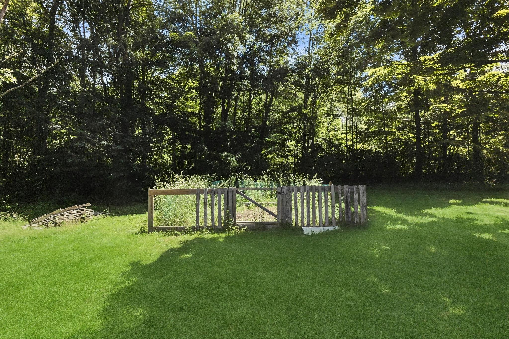 11 Tribune Lane, Red Hook, NY 12571