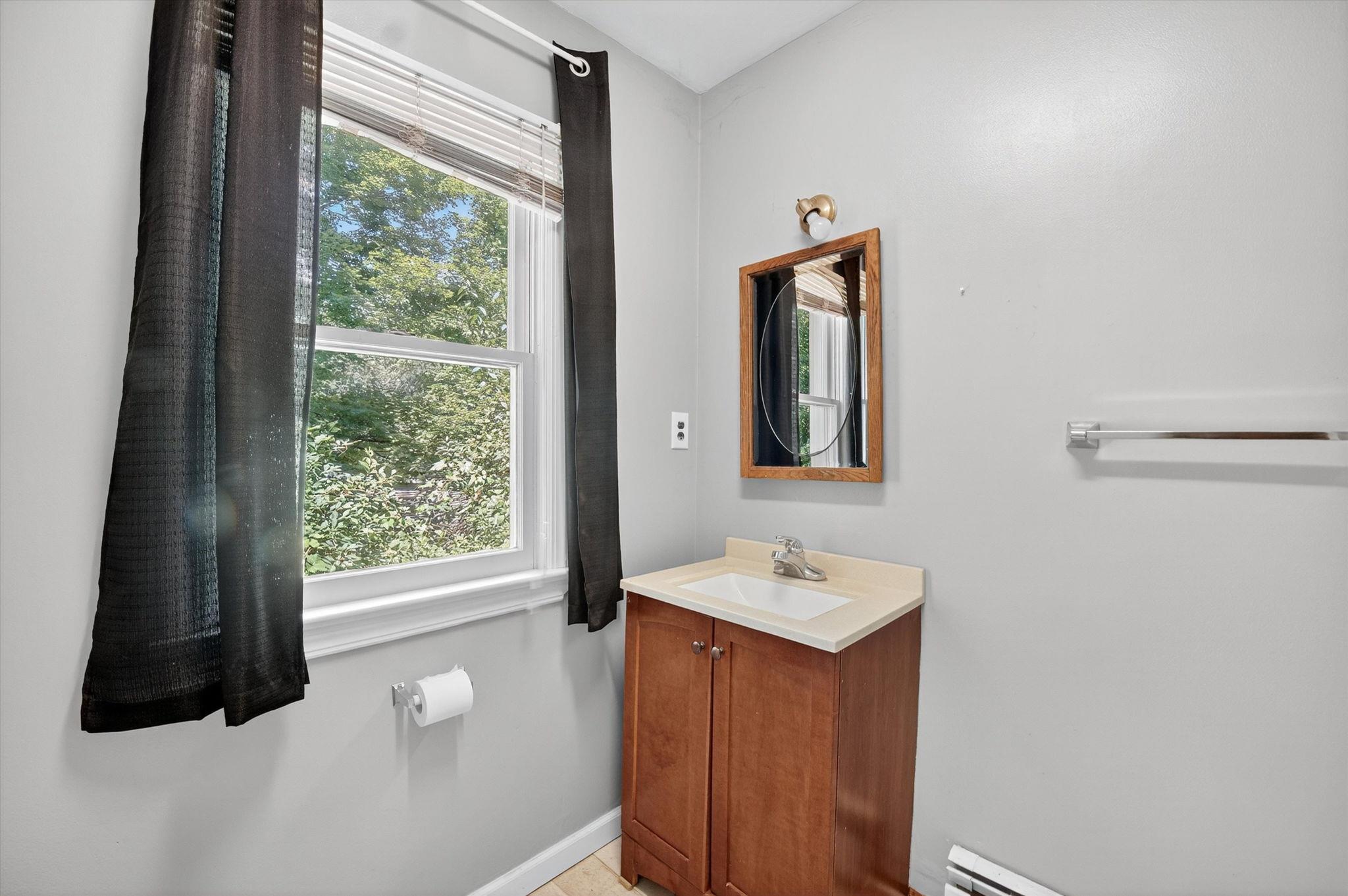 11 Tribune Lane, Red Hook, NY 12571